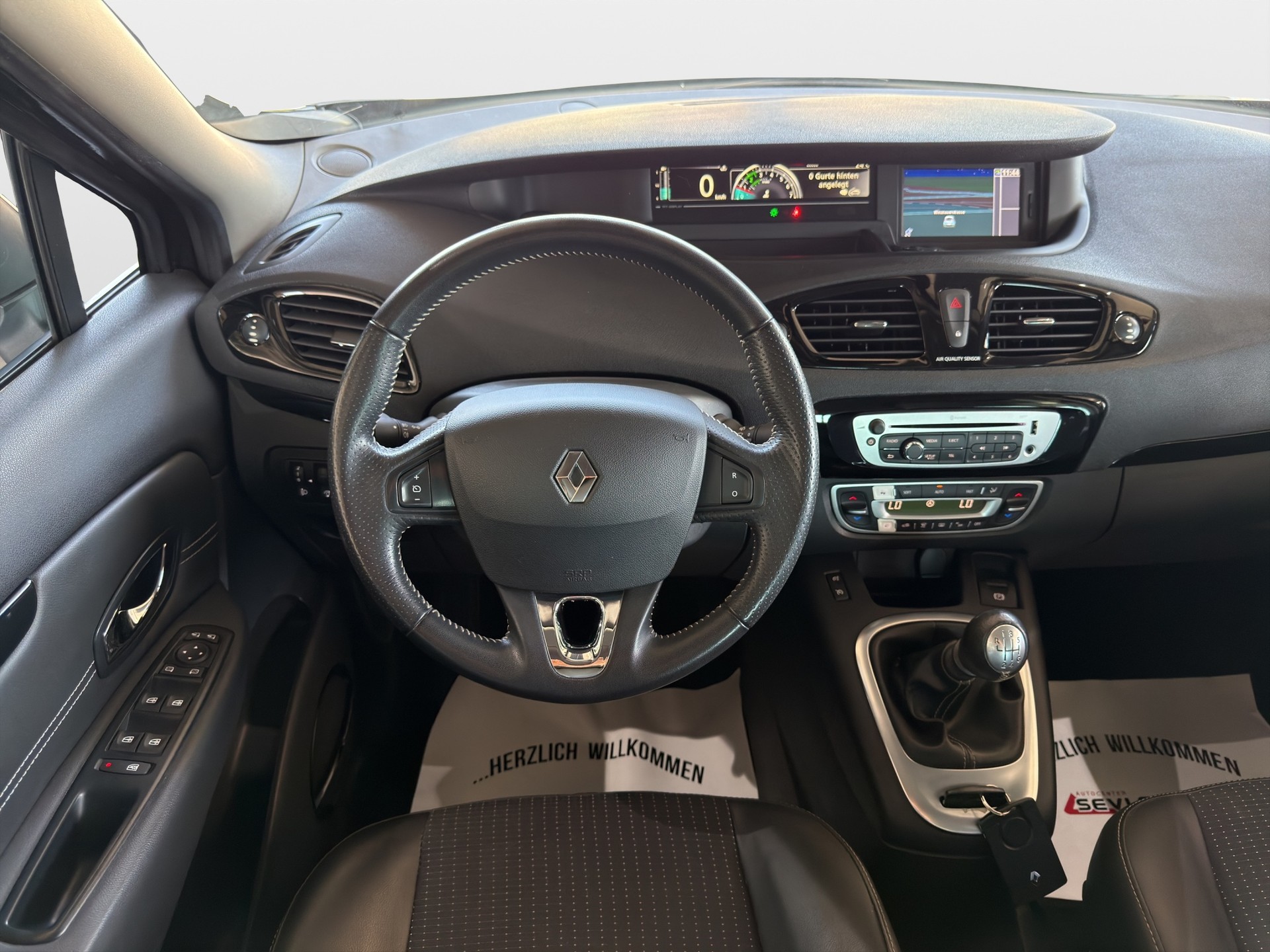 RENAULT Scénic 1.2 16V Turbo Bose Edition*Ab MFK,1 Jahr oder 20000km Garantie auf Motor und Getriebe inkl.*-image-9
