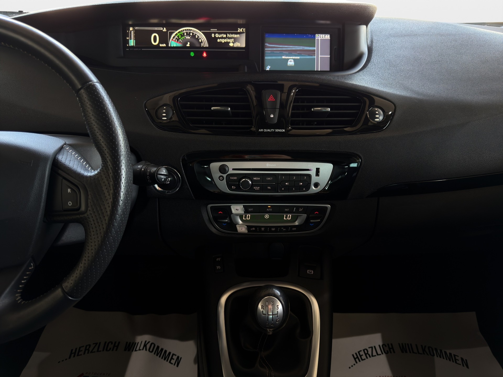 RENAULT Scénic 1.2 16V Turbo Bose Edition*Ab MFK,1 Jahr oder 20000km Garantie auf Motor und Getriebe inkl.*-image-10