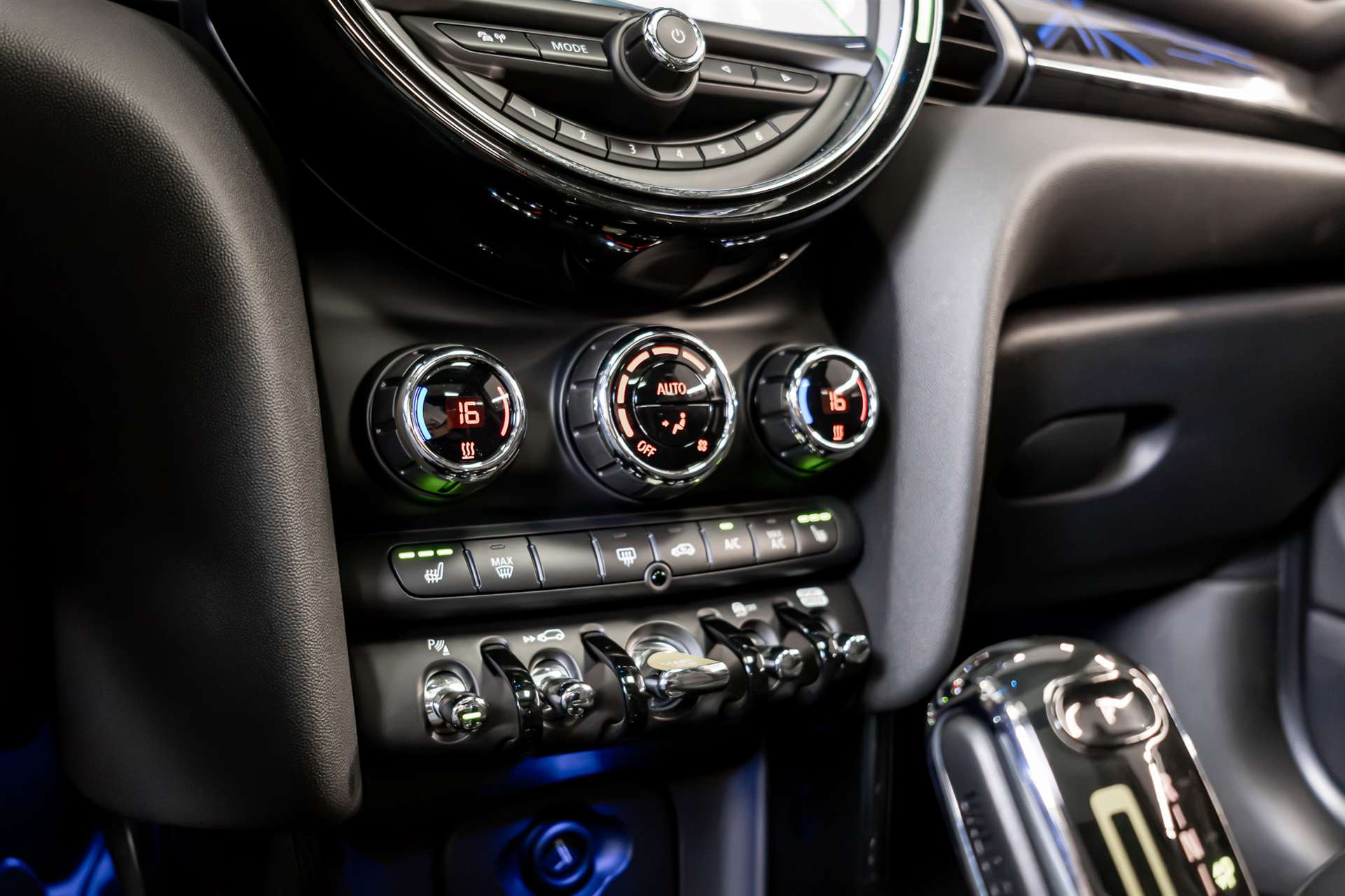 MINI Cooper SE-image-23