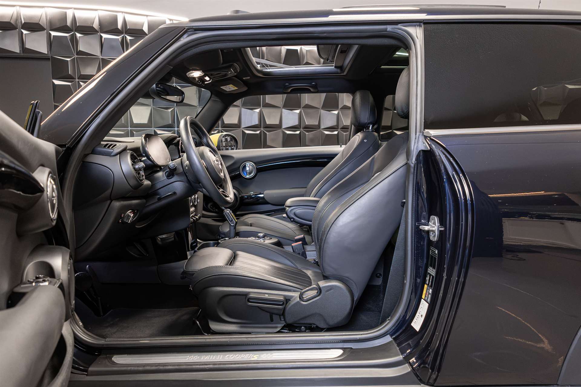 MINI Cooper SE-image-13
