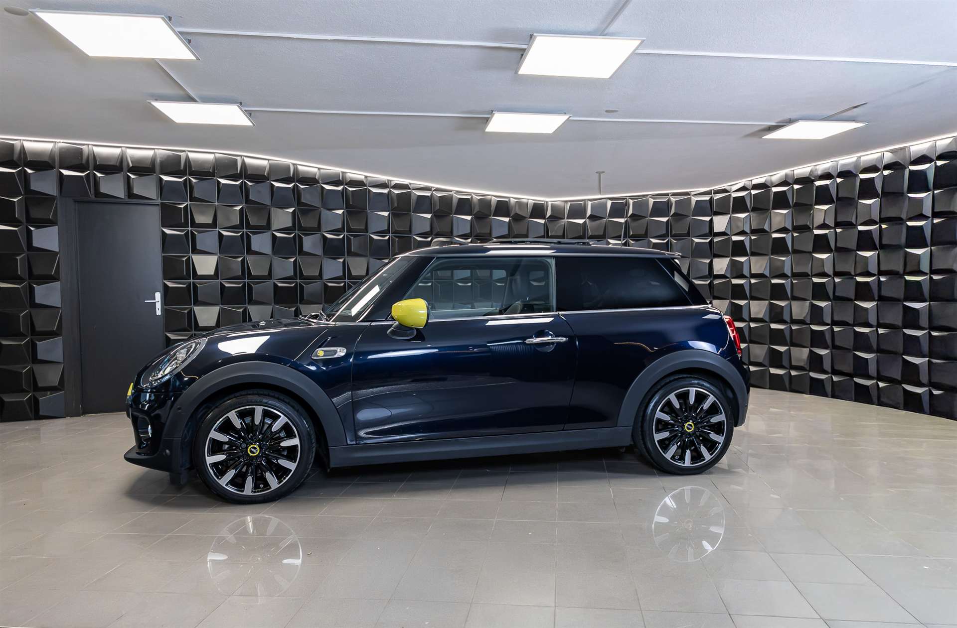 MINI Cooper SE-image-2