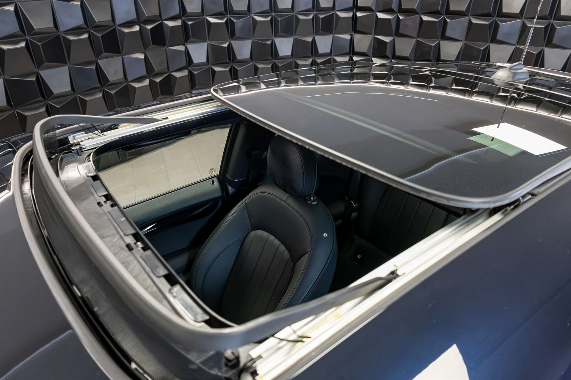 MINI Cooper SE-image-6