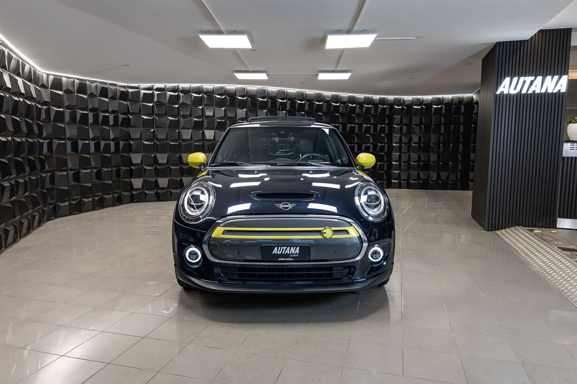 MINI Cooper SE-image-4
