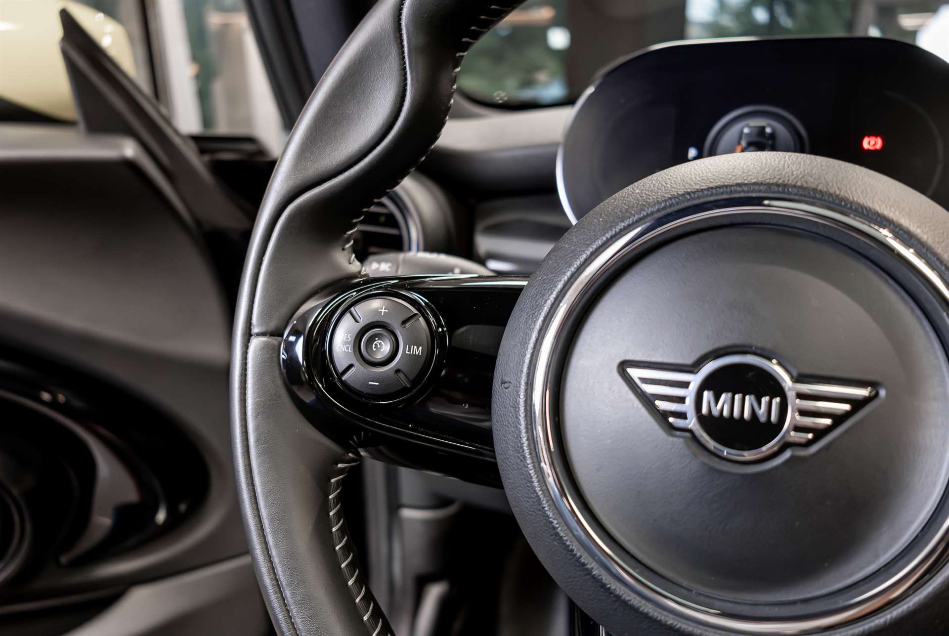 MINI Cooper SE-image-9