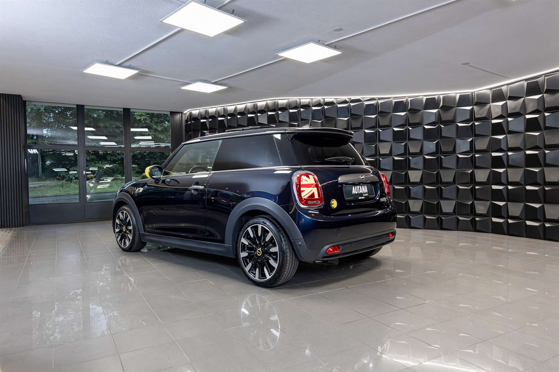 MINI Cooper SE-image-3