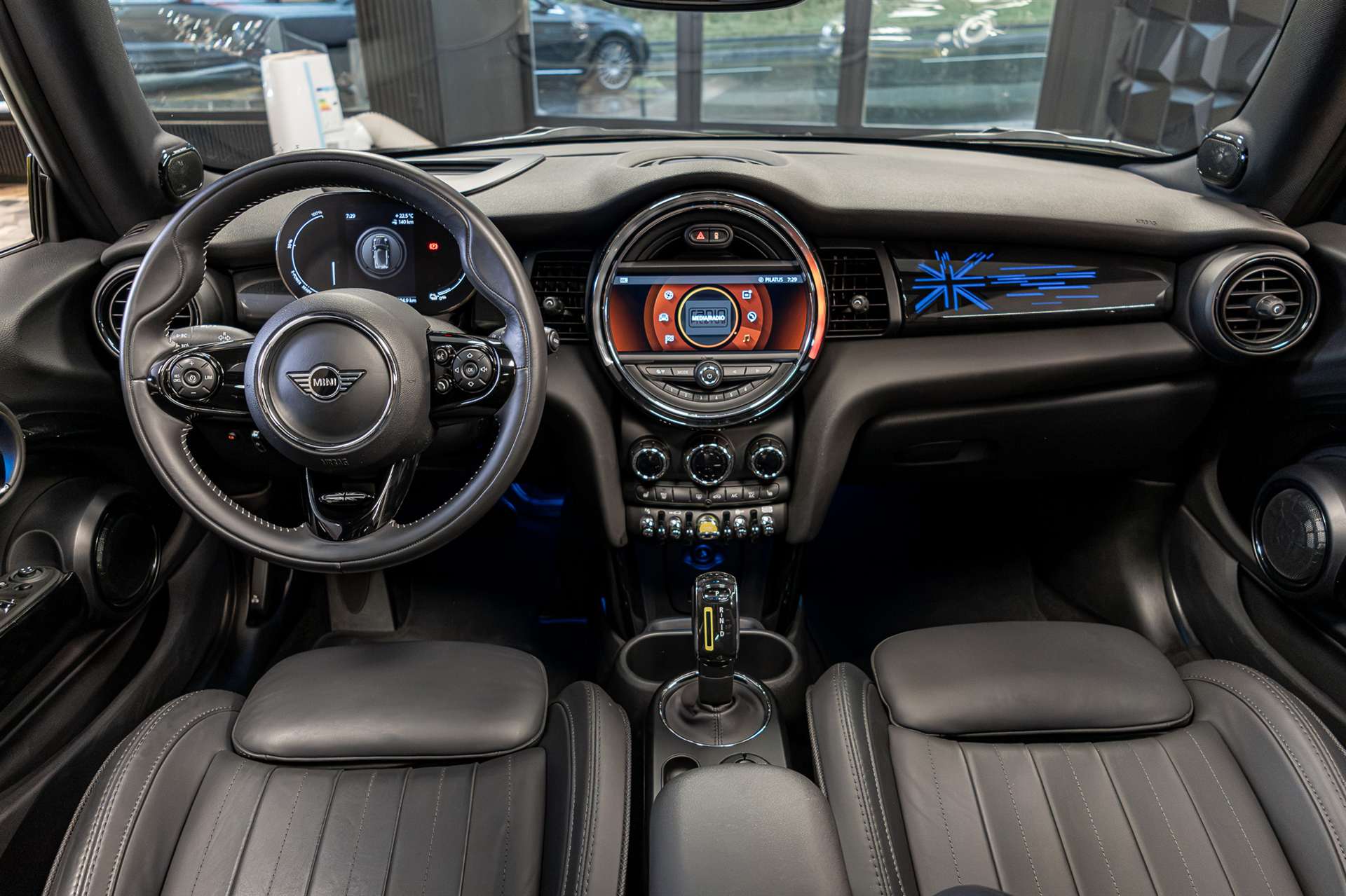 MINI Cooper SE-image-7