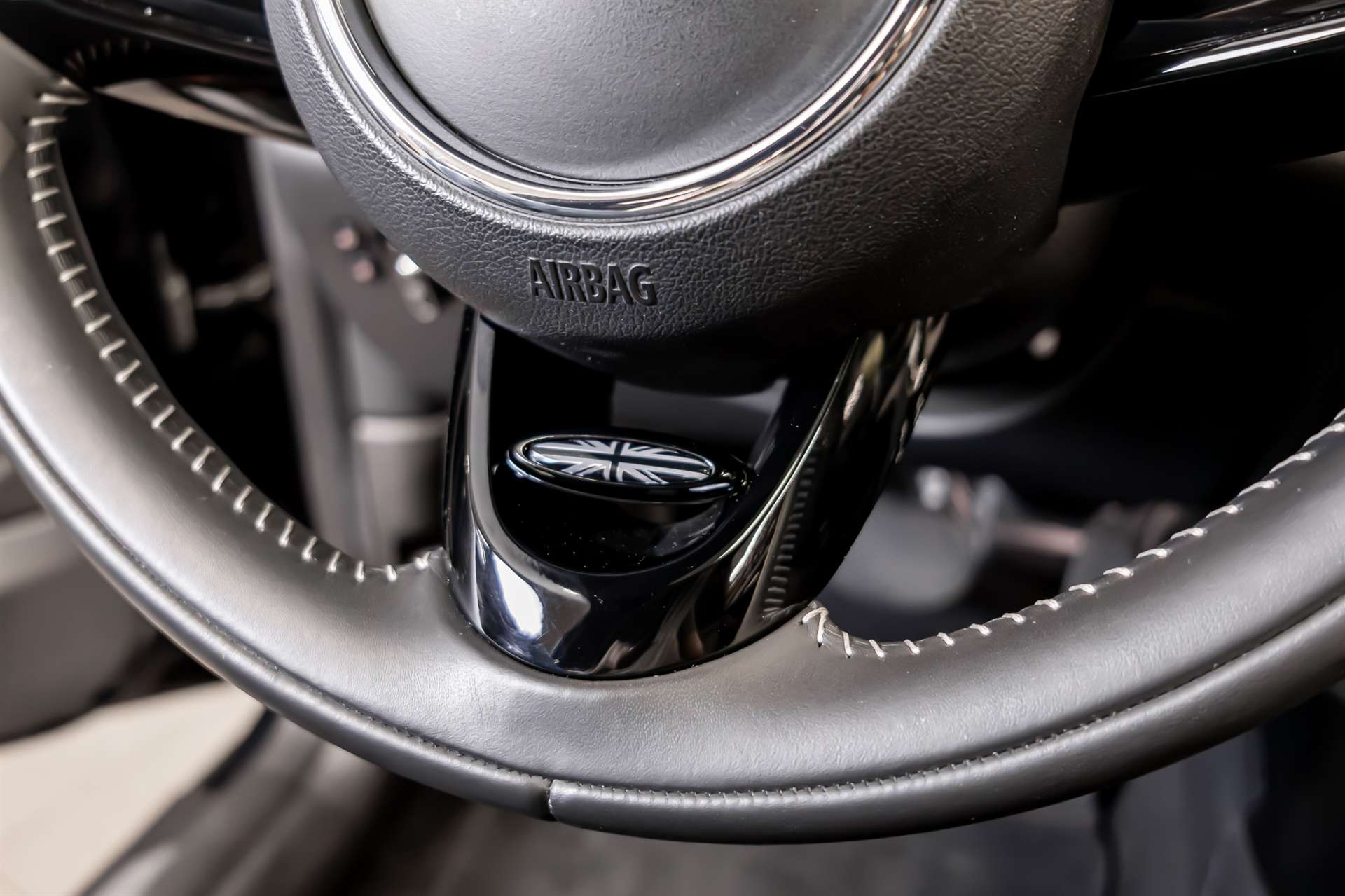 MINI Cooper SE-image-11