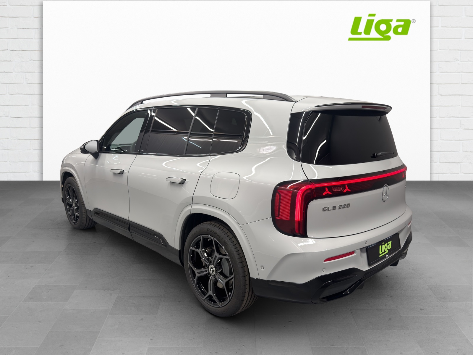 MERCEDES-BENZ GLB 220 AMG Line 4Matic-image-3