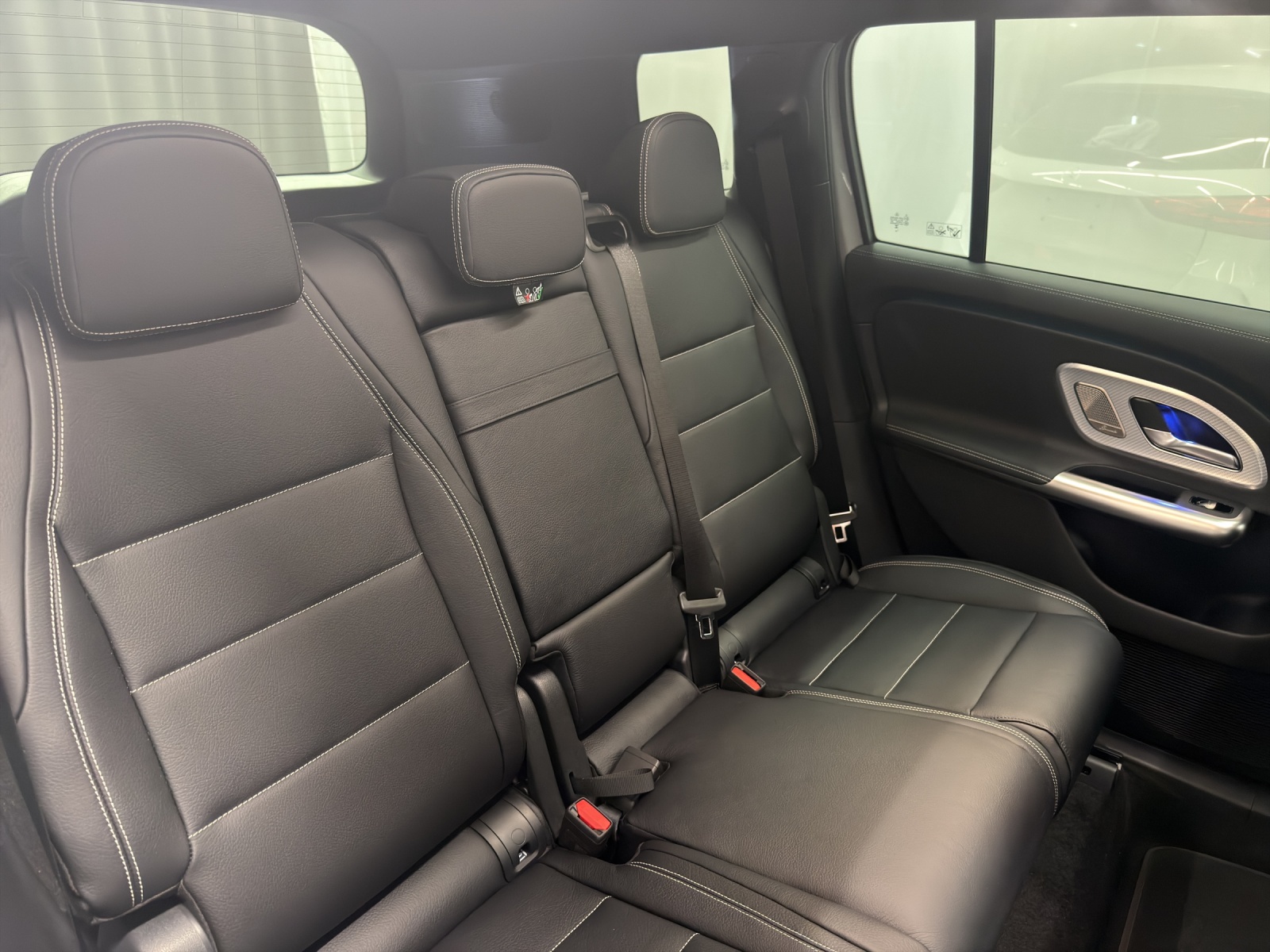 MERCEDES-BENZ GLB 220 AMG Line 4Matic-image-9