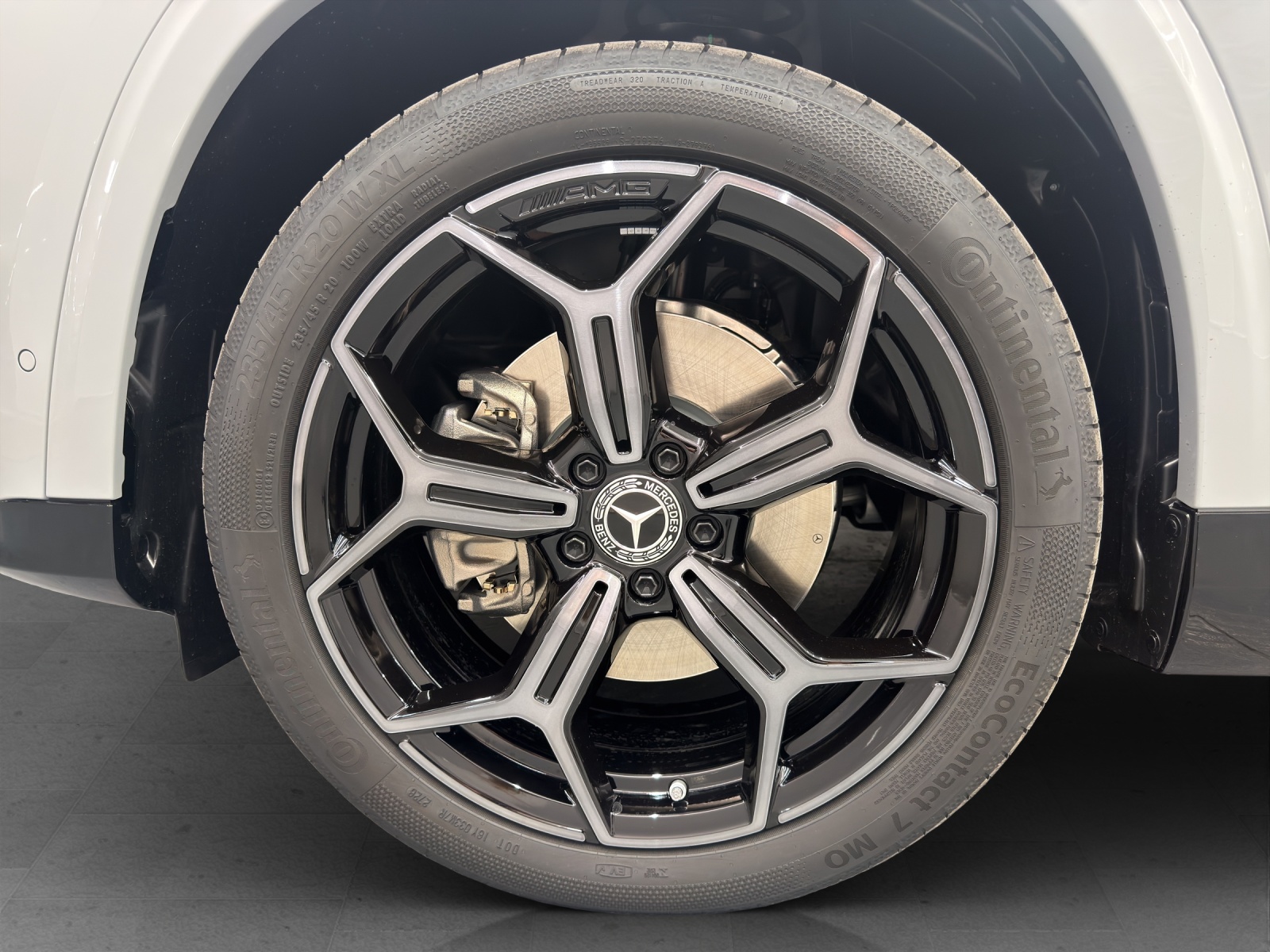 MERCEDES-BENZ GLB 220 AMG Line 4Matic-image-5