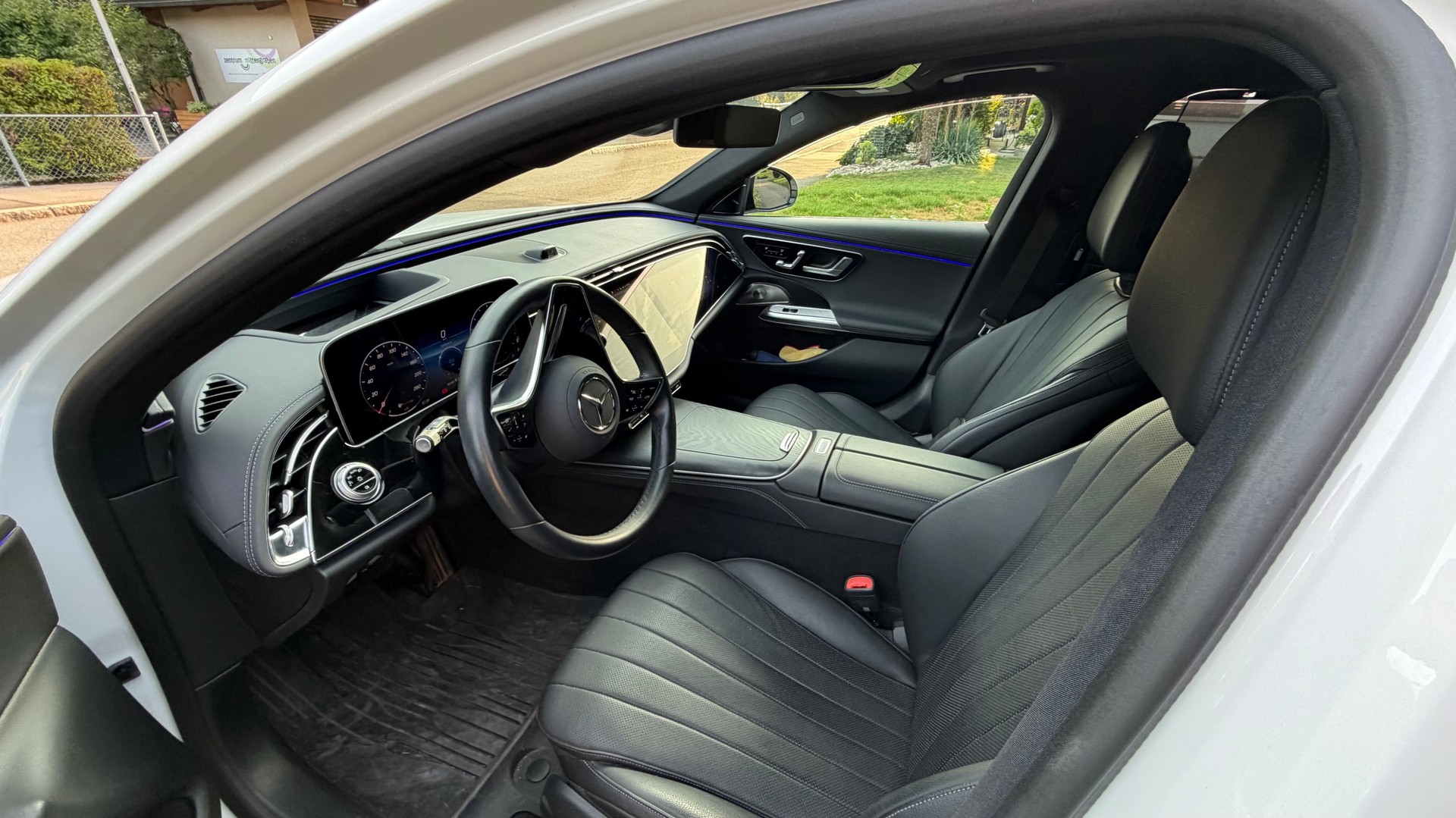 MERCEDES-BENZ E 220 d All-Terrain Avantgarde 4matic-image-5