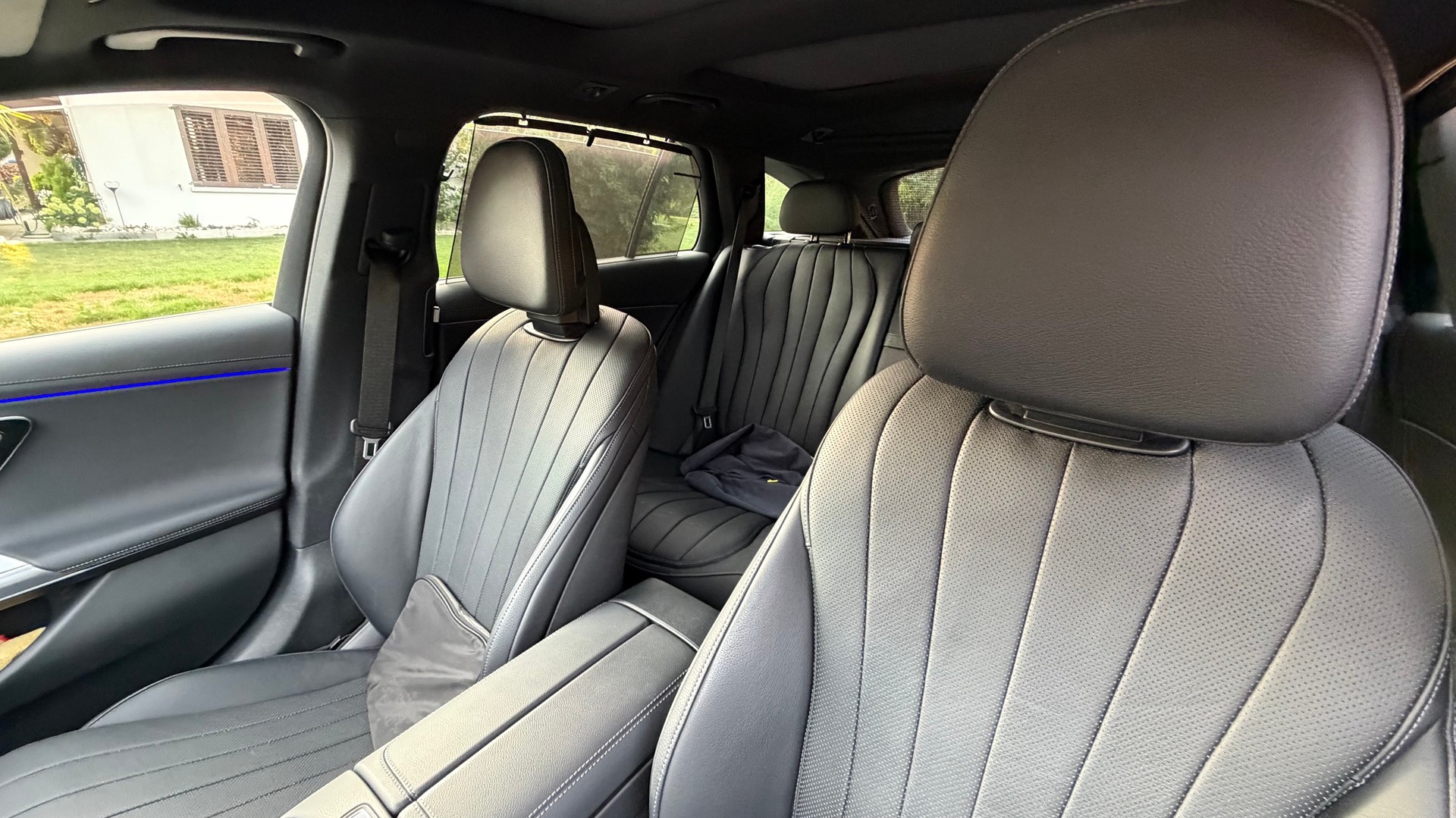 MERCEDES-BENZ E 220 d All-Terrain Avantgarde 4matic-image-3