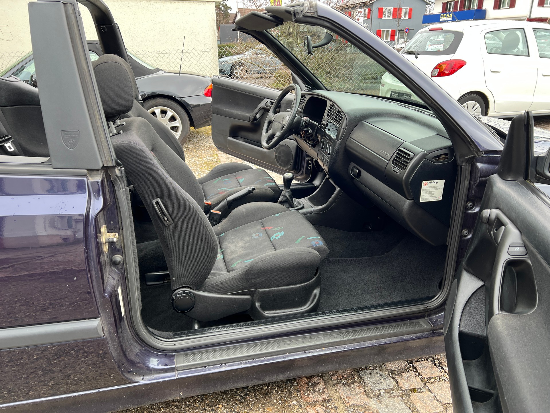 VW Golf Cabriolet 2000 Avantgarde-image-13