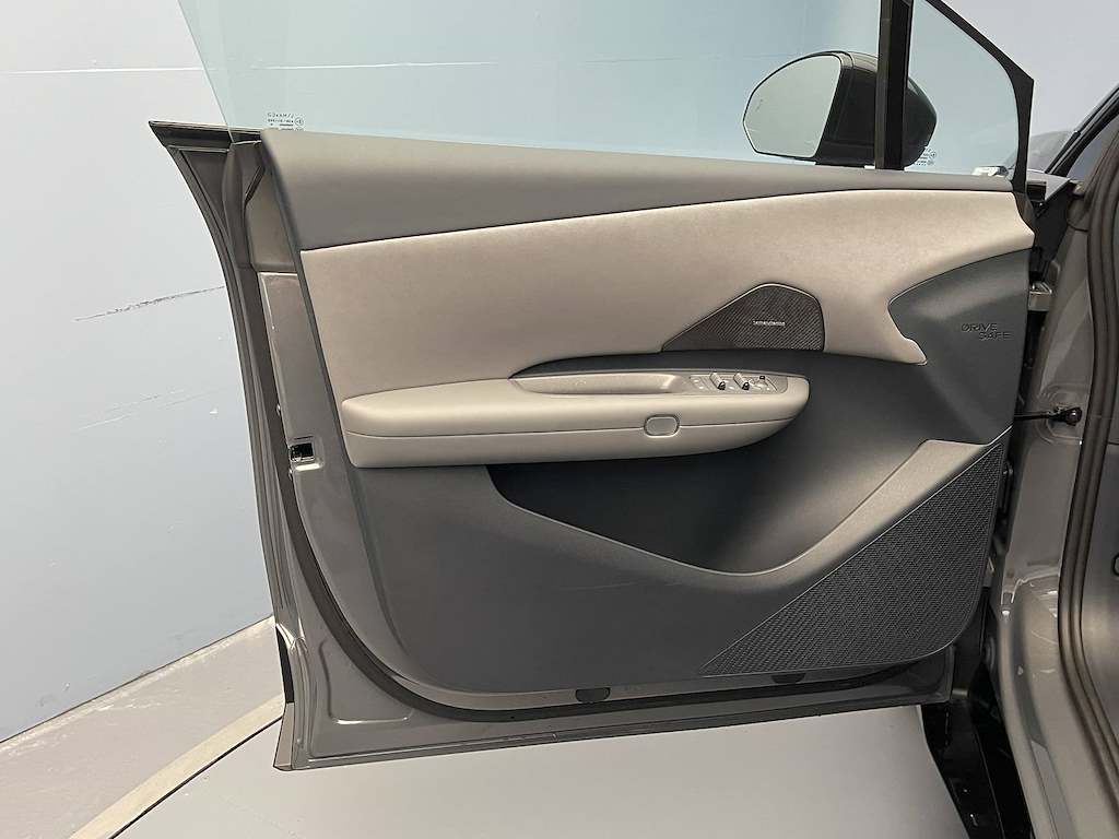 LYNK & CO 02 More-image-10