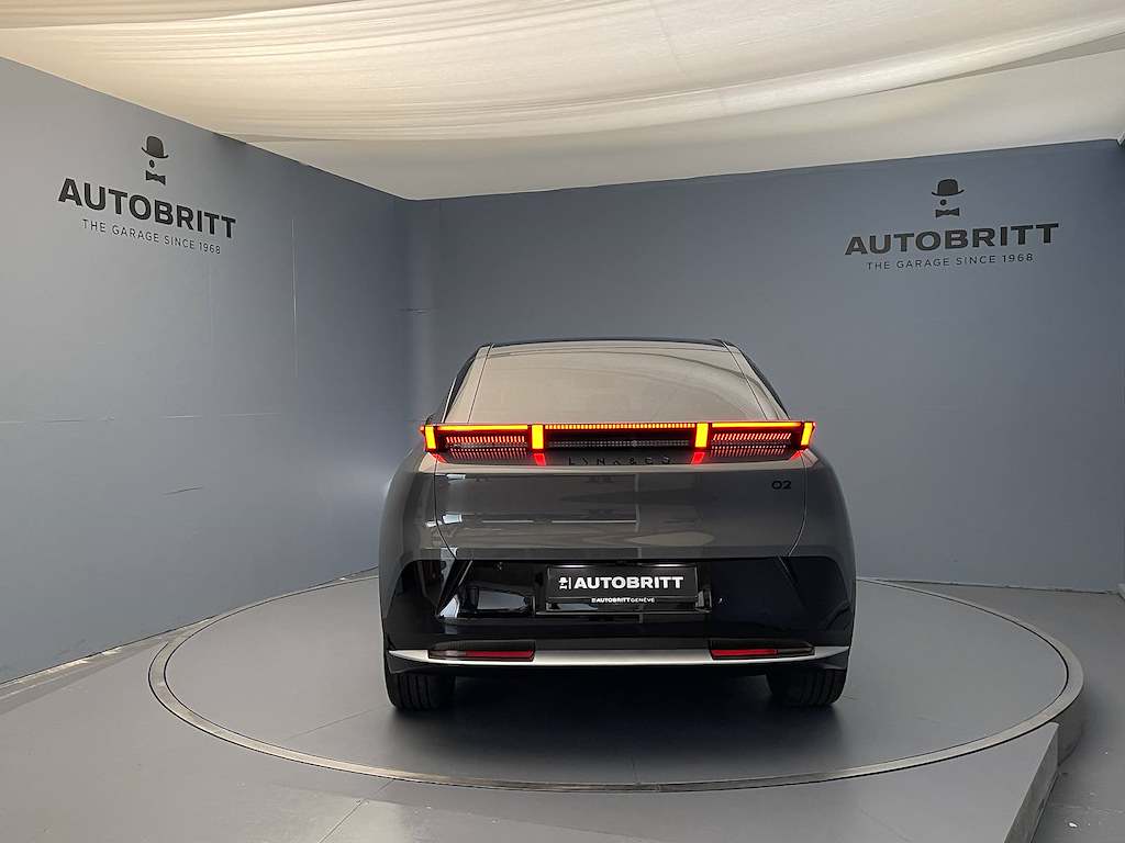 LYNK & CO 02 More-image-1