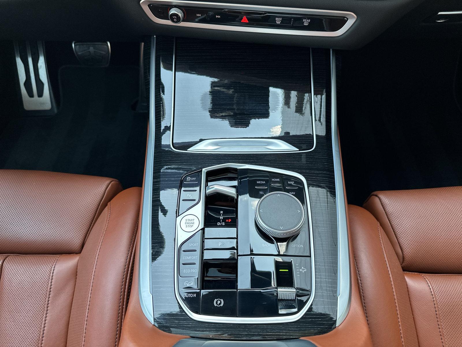 BMW X7 40d M Sport Pro xDrive G07 (CH) AHK ** 7 Places **-image-25