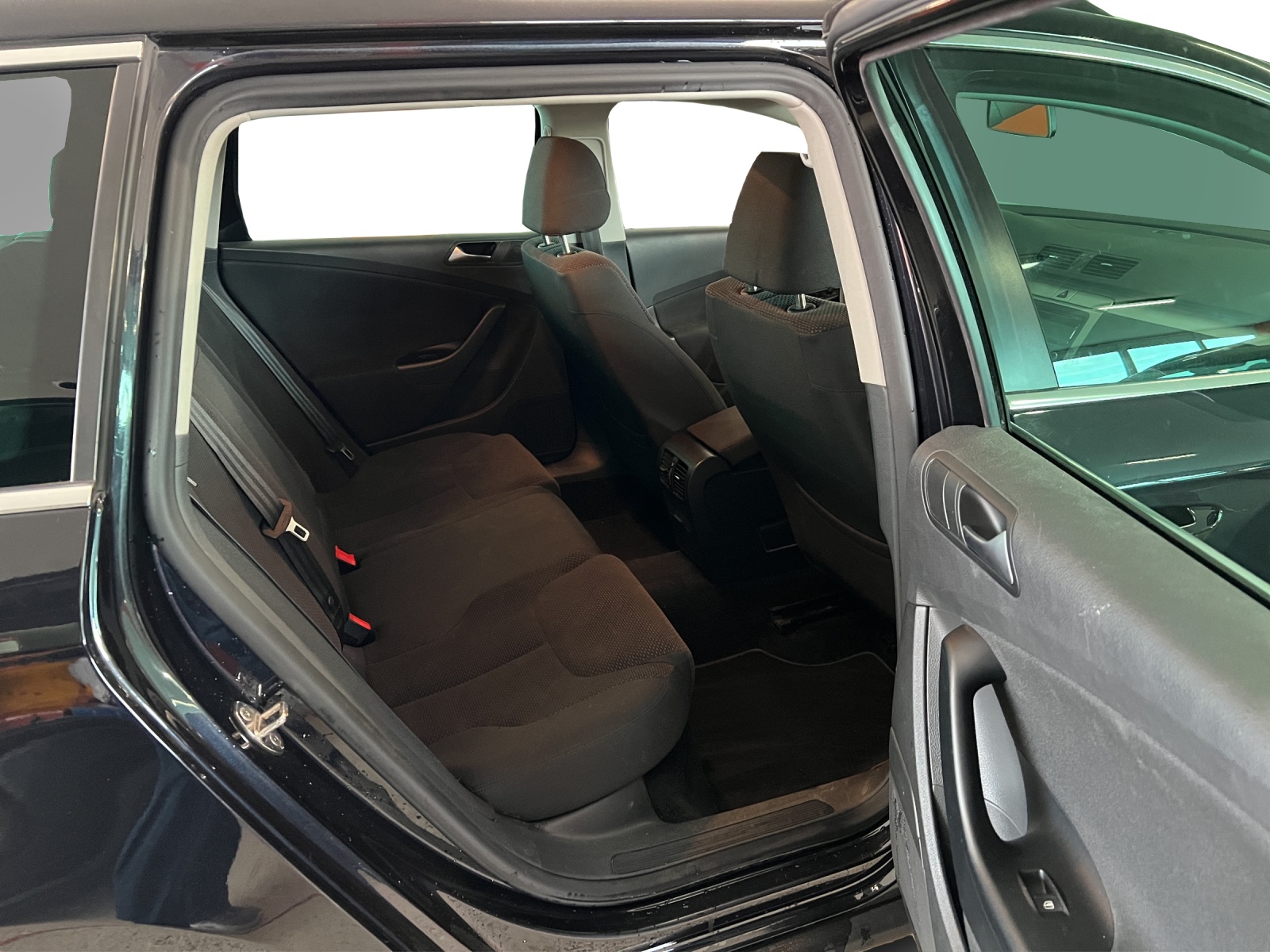 VW Passat Variant 2.0 TDI Value-image-7