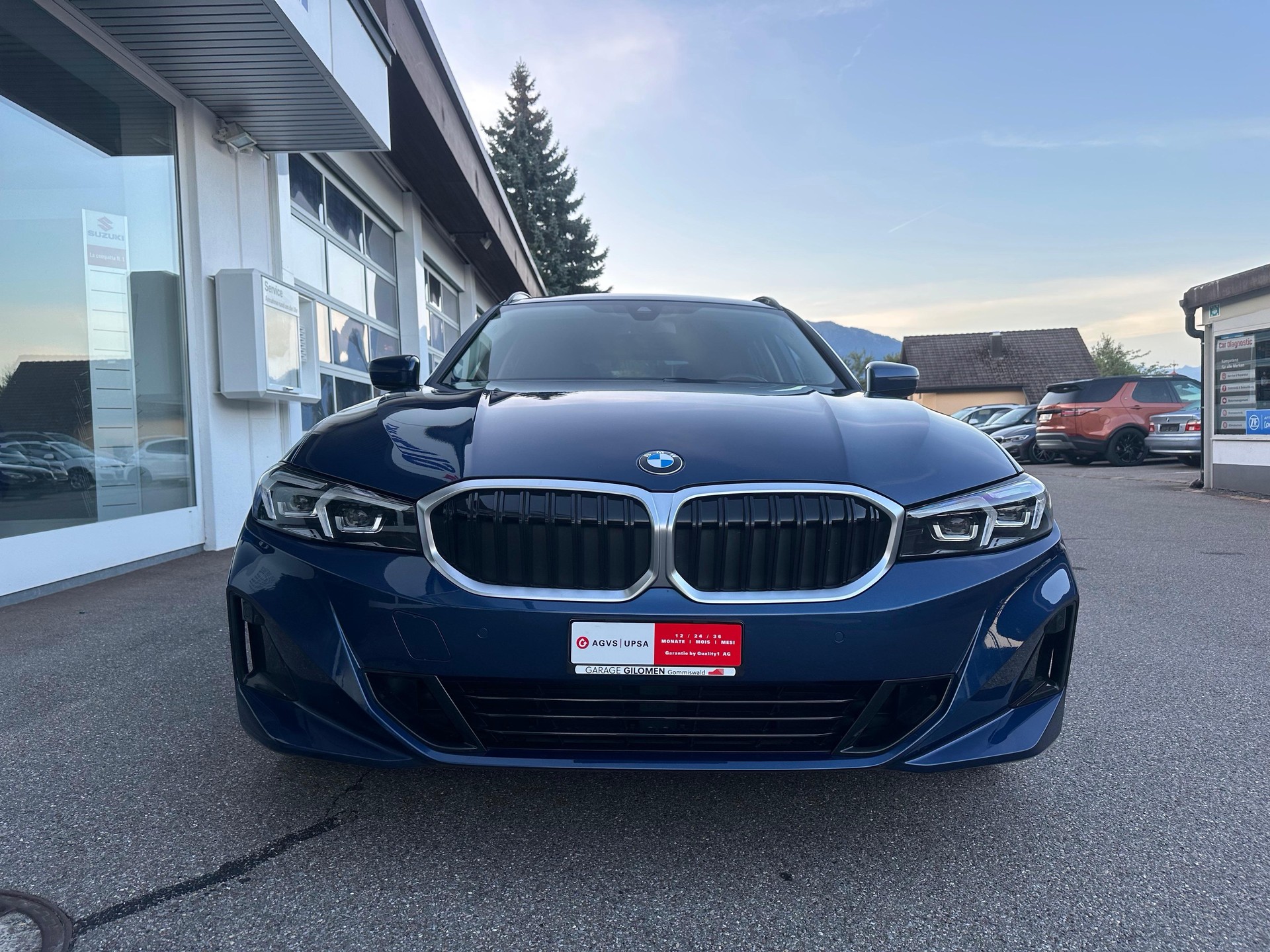 BMW 320d xDrive Touring-image-1
