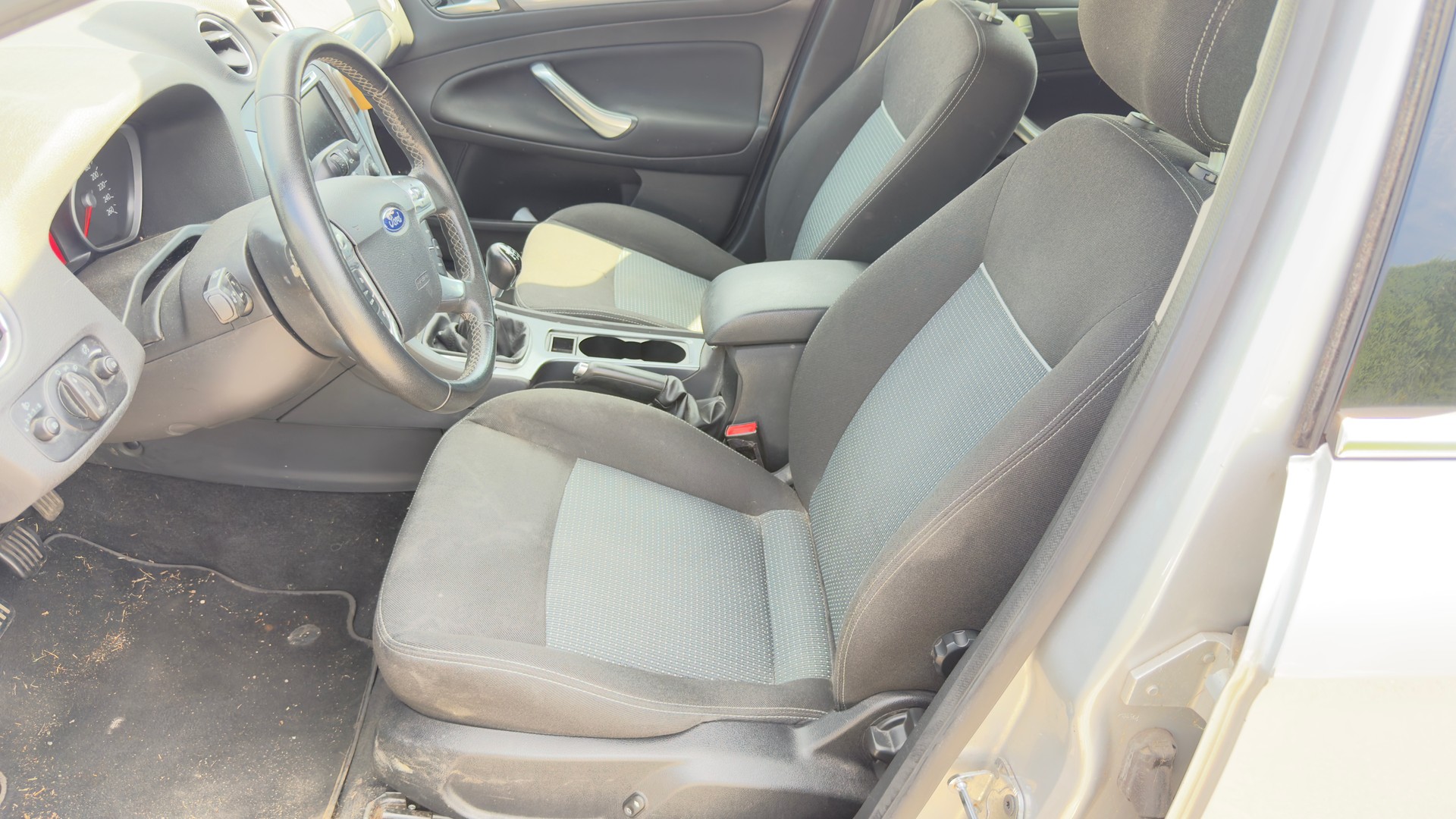 FORD Mondeo 2.0 TDCi 16V Winner-image-12