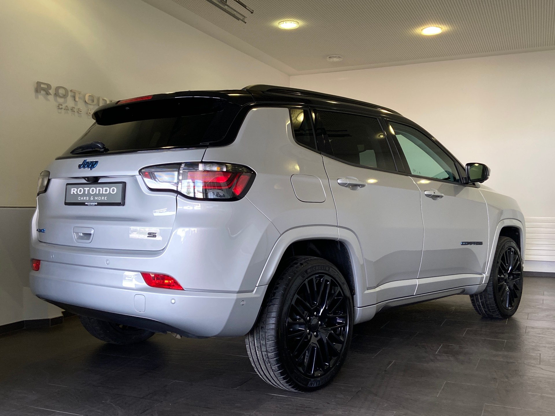 JEEP Compass 1.3 T PHEV S Sky AWD-image-1