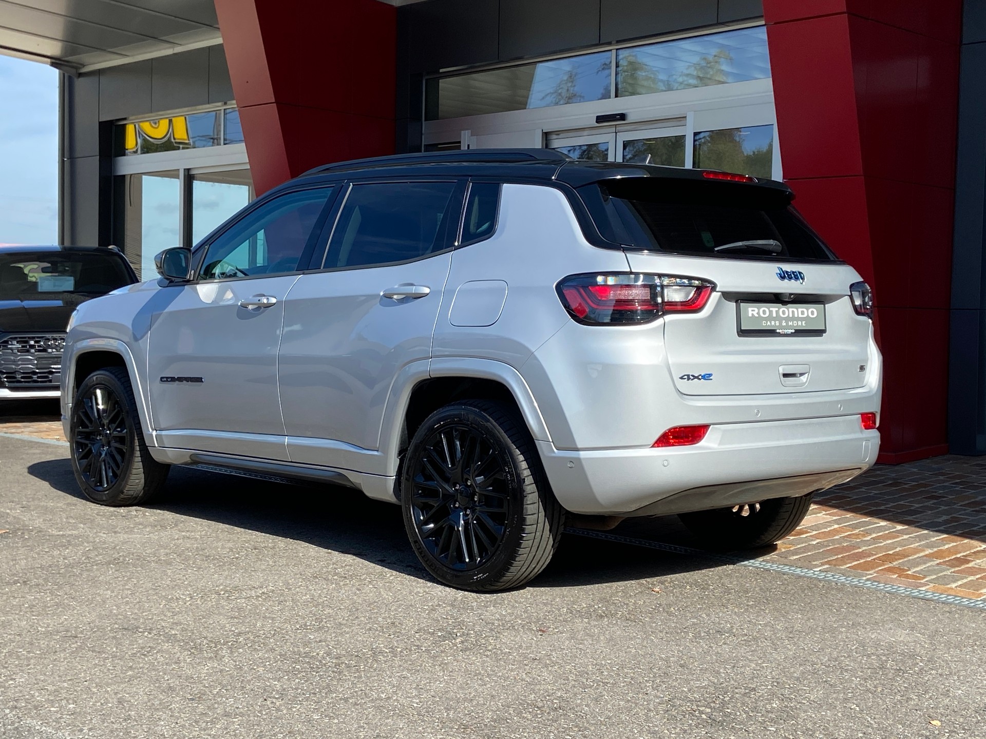 JEEP Compass 1.3 T PHEV S Sky AWD-image-17