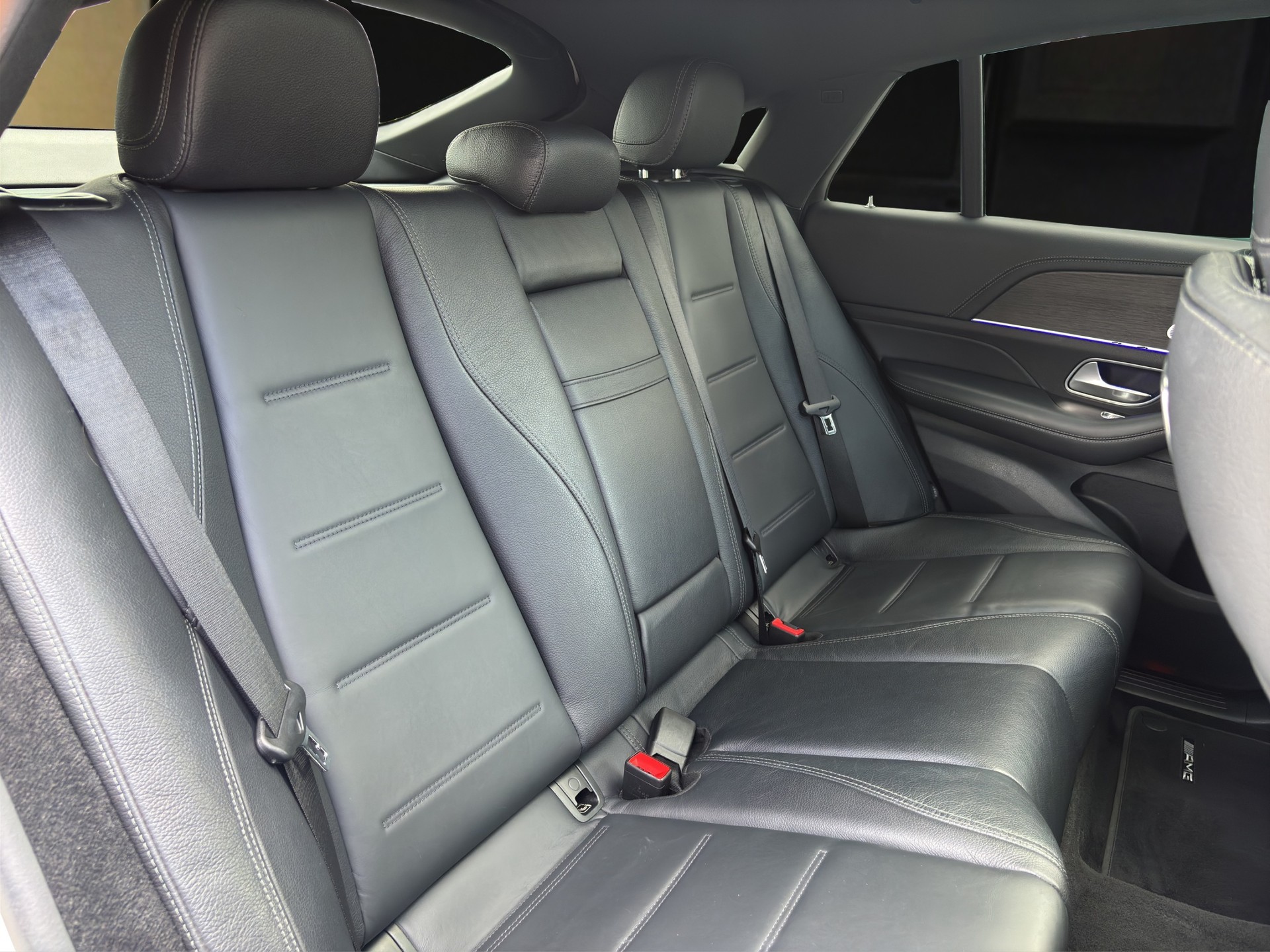 MERCEDES-BENZ GLE 350 de AMG Line 4matic Coupé-image-13