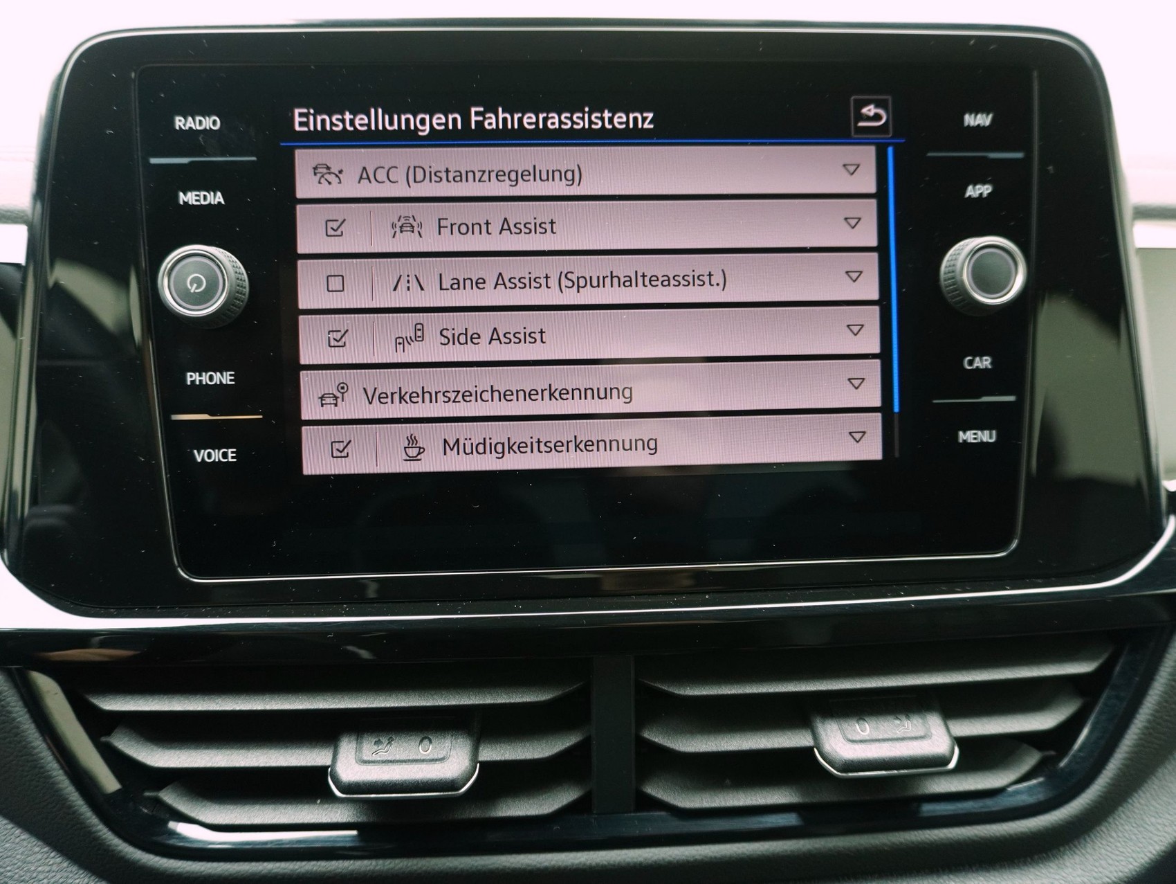 VW T-Roc 2.0 TSI DSG R-Line Black Style 4Motion-image-22