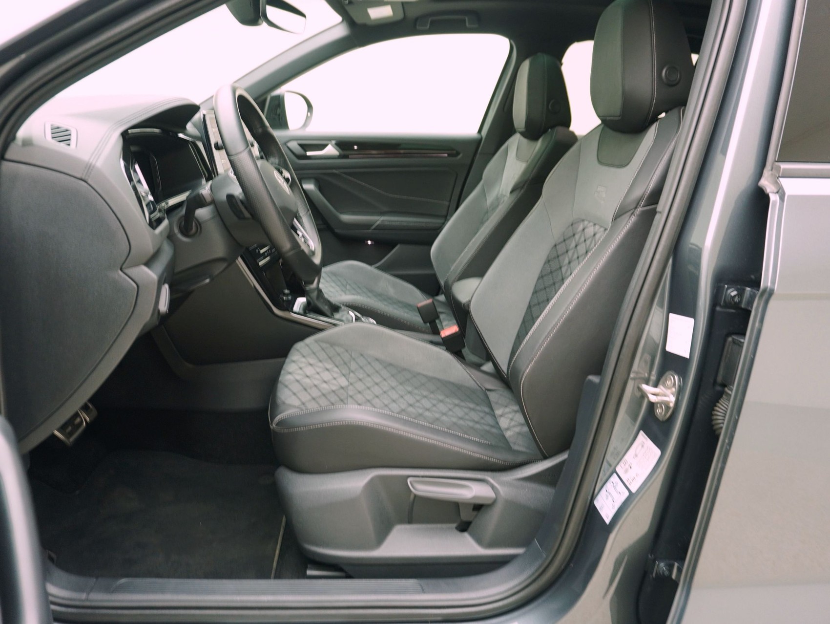 VW T-Roc 2.0 TSI DSG R-Line Black Style 4Motion-image-9