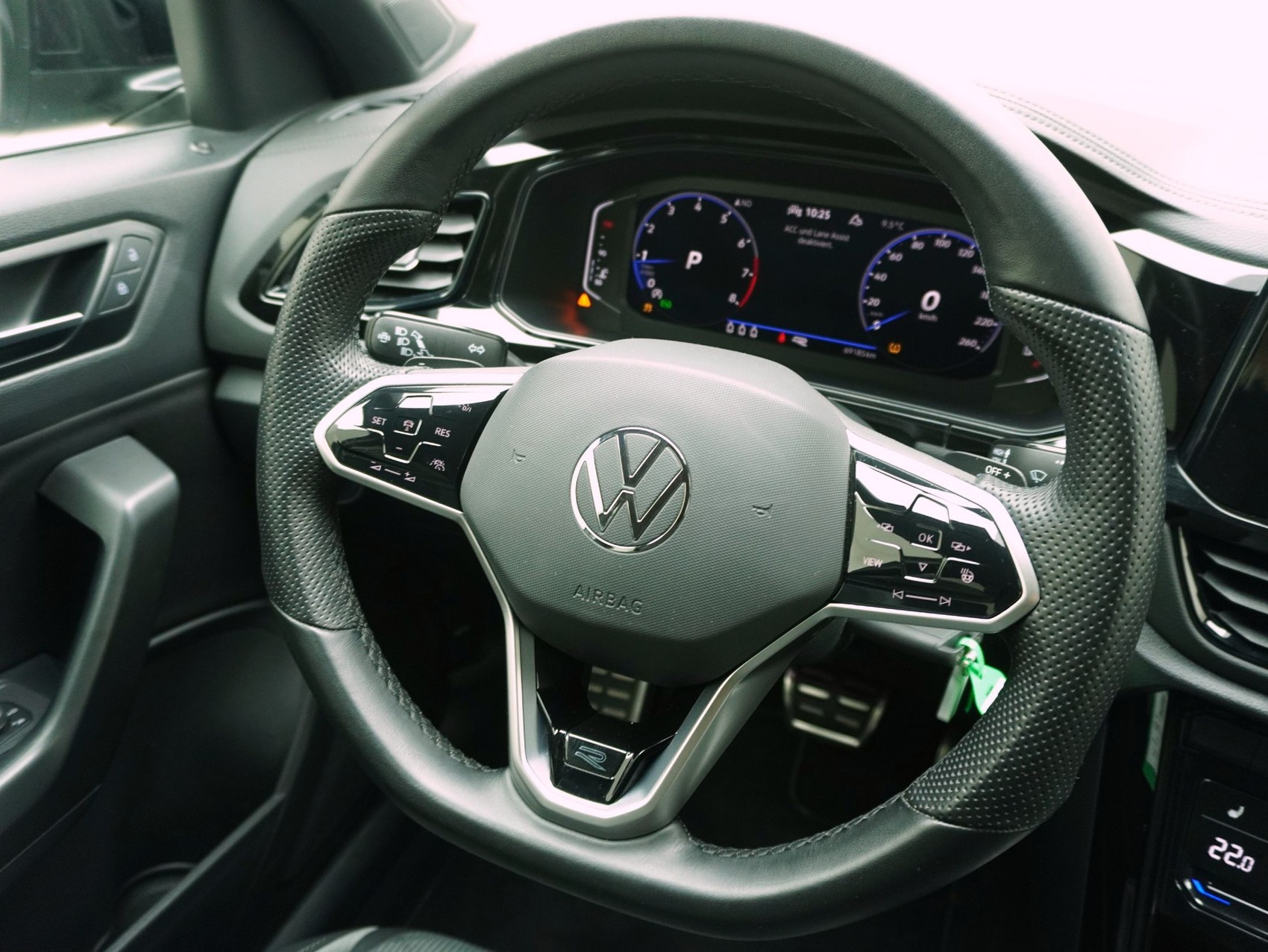 VW T-Roc 2.0 TSI DSG R-Line Black Style 4Motion-image-13