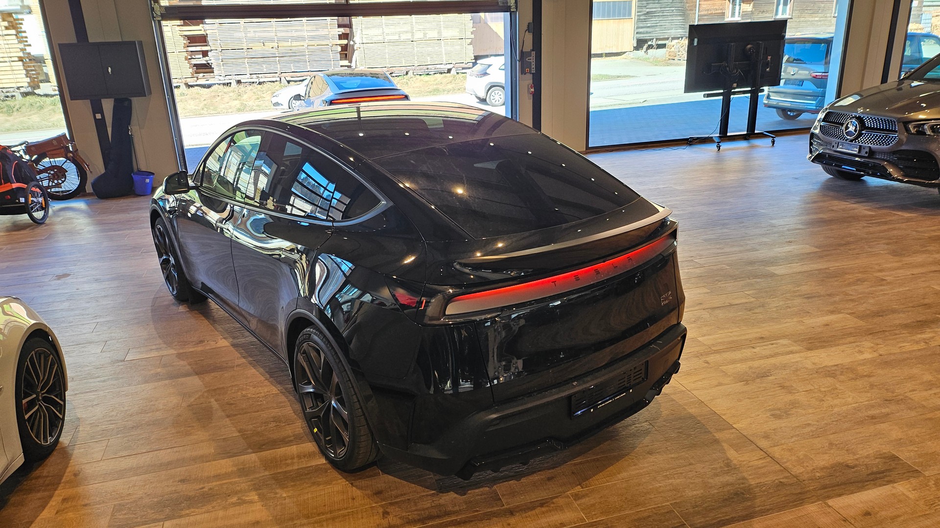 TESLA Model Y Performance AWD đ„AHKđ„-image-13