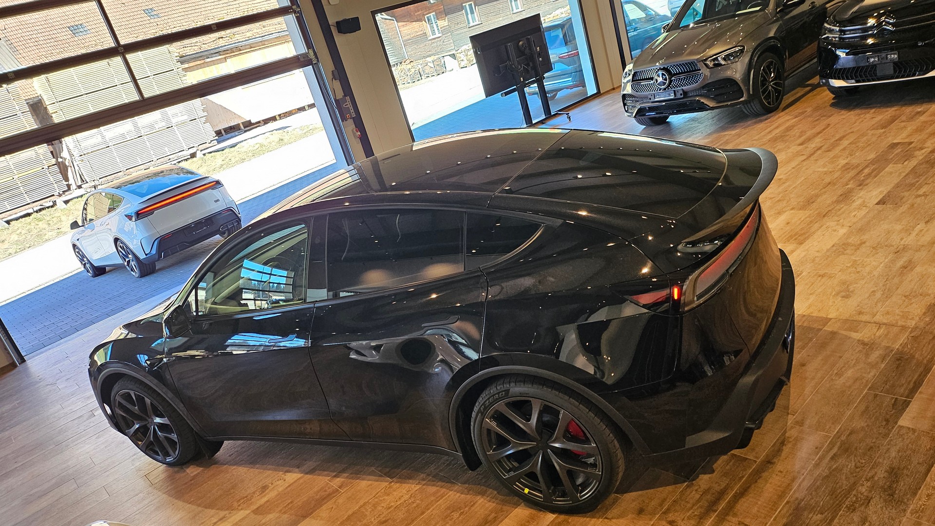 TESLA Model Y Performance AWD đ„AHKđ„-image-15