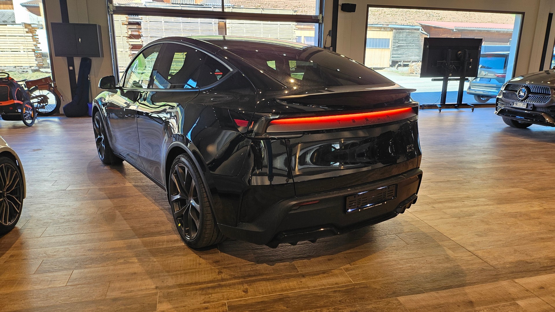 TESLA Model Y Performance AWD đ„AHKđ„-image-12