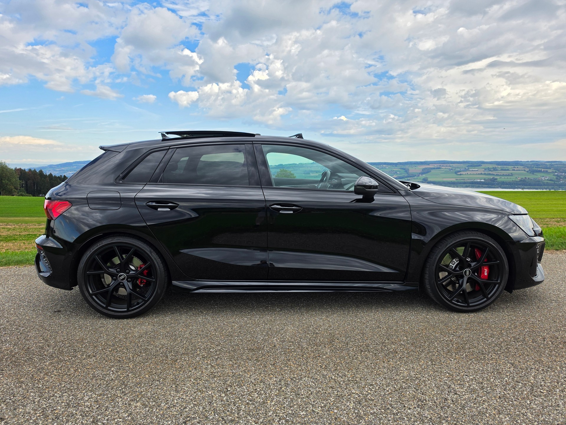 AUDI RS3 Sportback 2.5 TFSI quattro S-Tronic-image-4