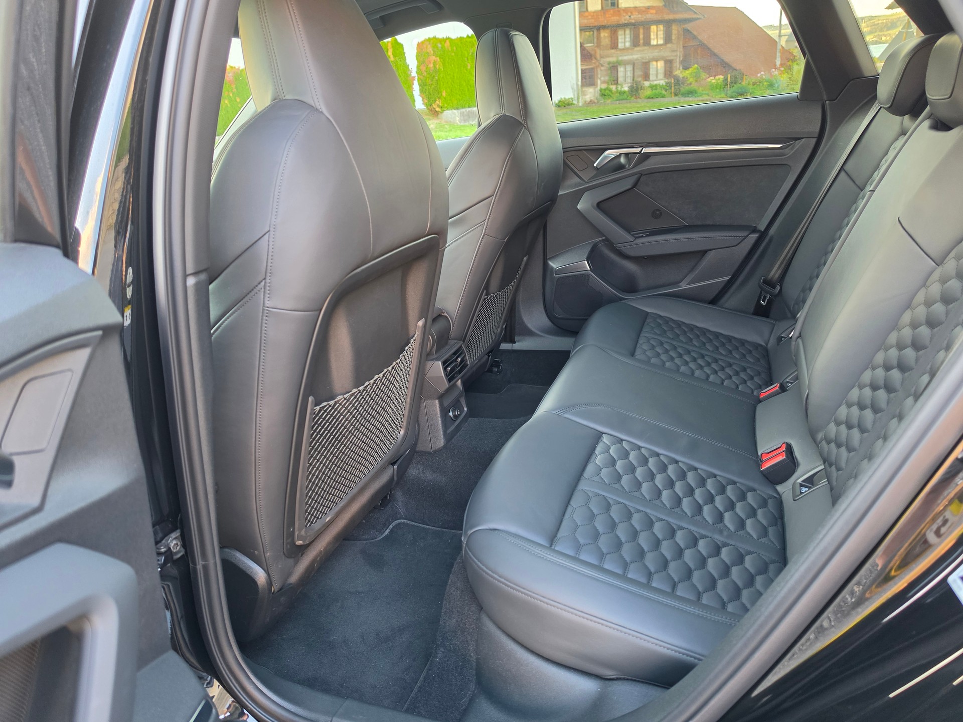 AUDI RS3 Sportback 2.5 TFSI quattro S-Tronic-image-11