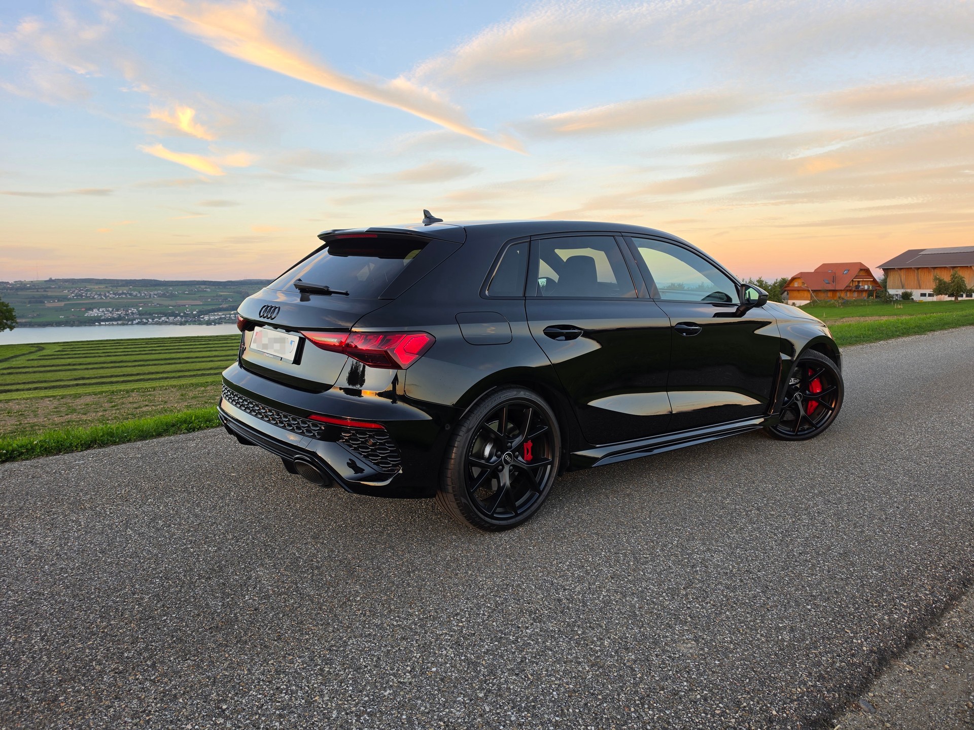 AUDI RS3 Sportback 2.5 TFSI quattro S-Tronic-image-2