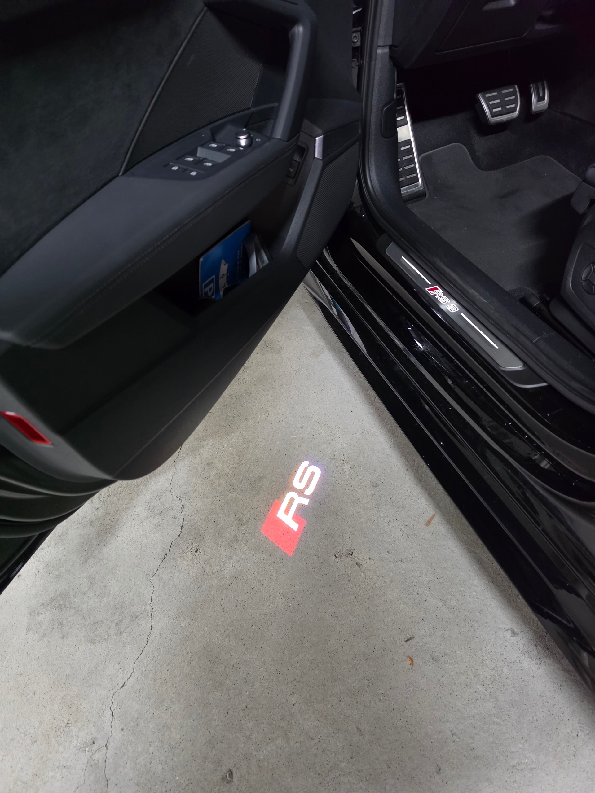 AUDI RS3 Sportback 2.5 TFSI quattro S-Tronic-image-17