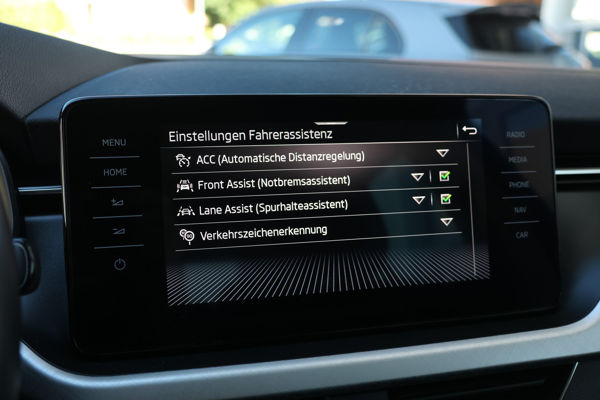 SKODA Scala 1.0 TSI Tour DSG (CH)-image-21