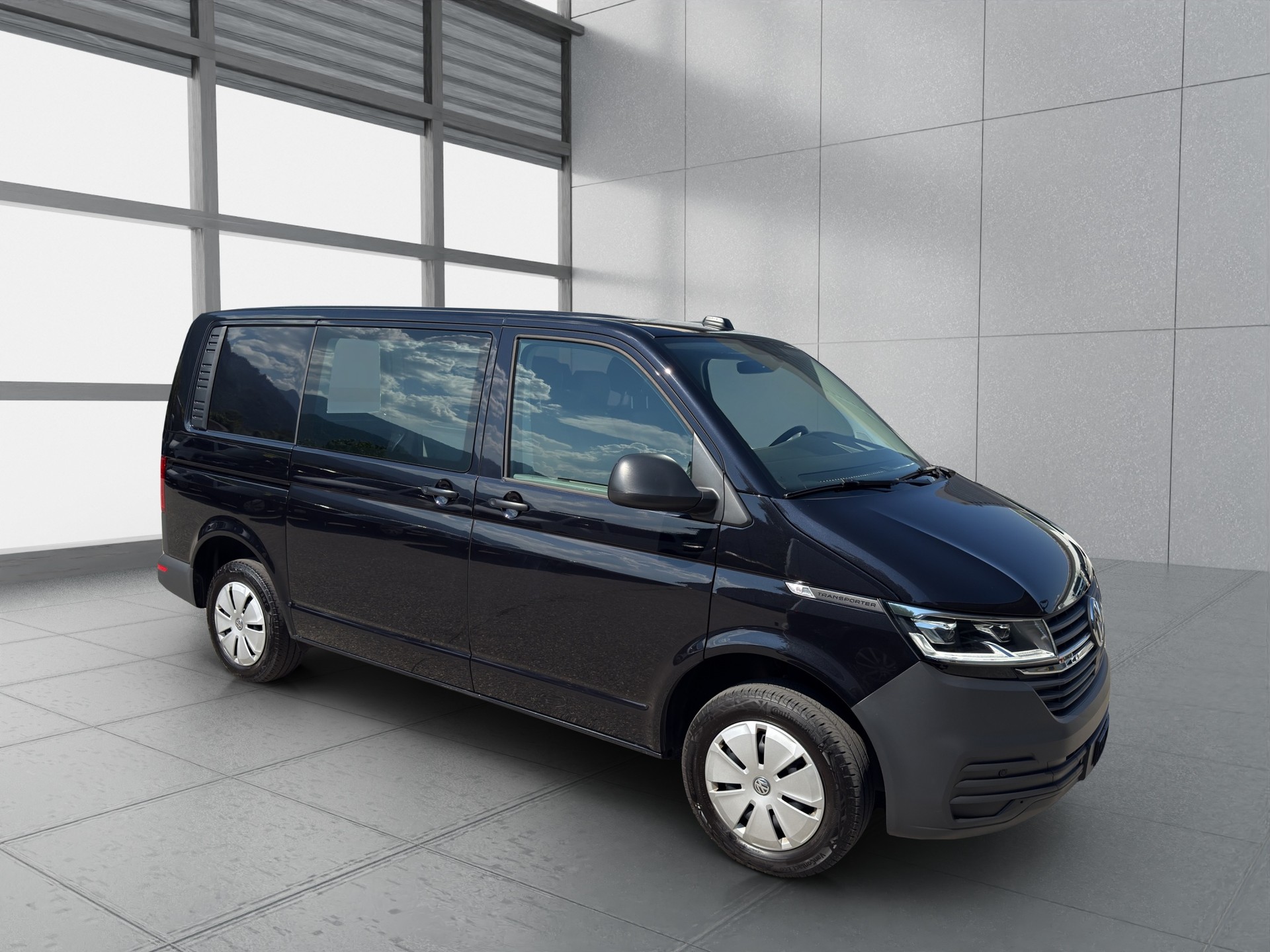VW T6.1 2.0 TDI 4Motion DSG-image-2