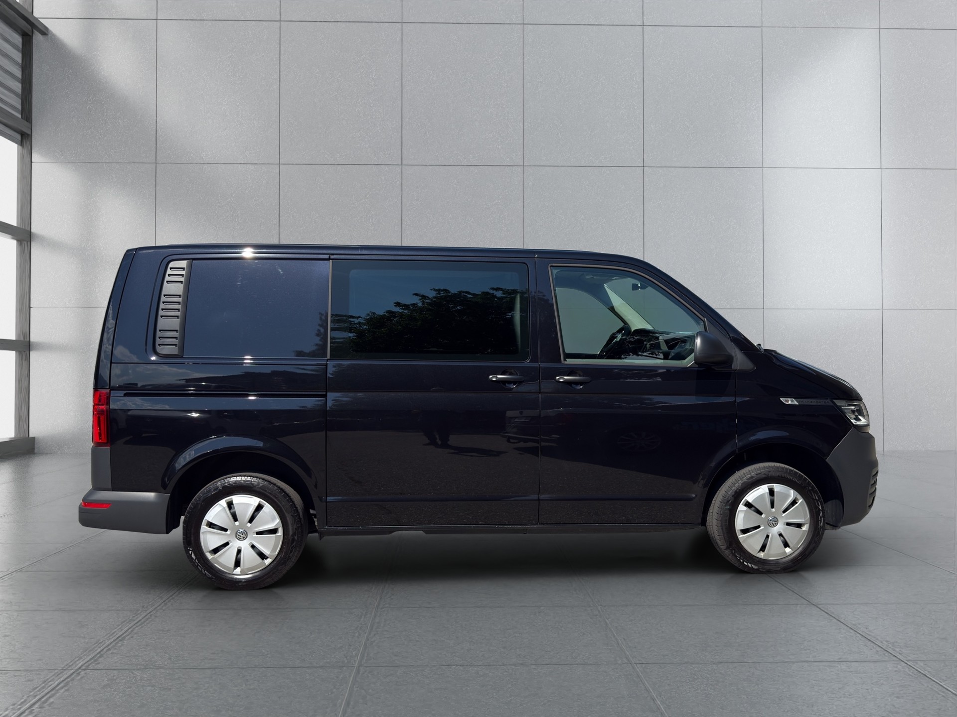 VW T6.1 2.0 TDI 4Motion DSG-image-7