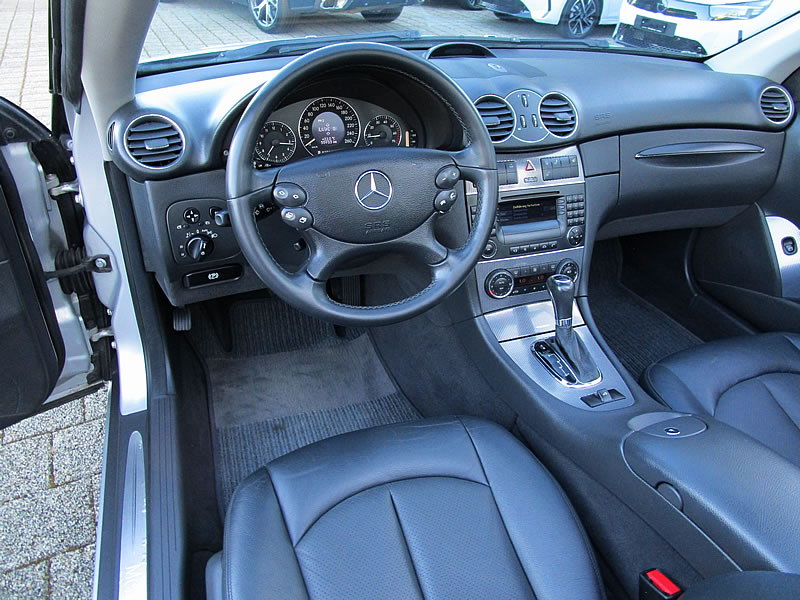 MERCEDES-BENZ CLK 320 Avantgarde Automatic-image-14