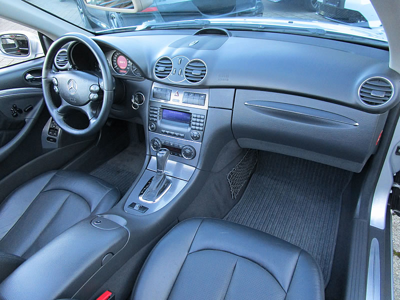 MERCEDES-BENZ CLK 320 Avantgarde Automatic-image-12