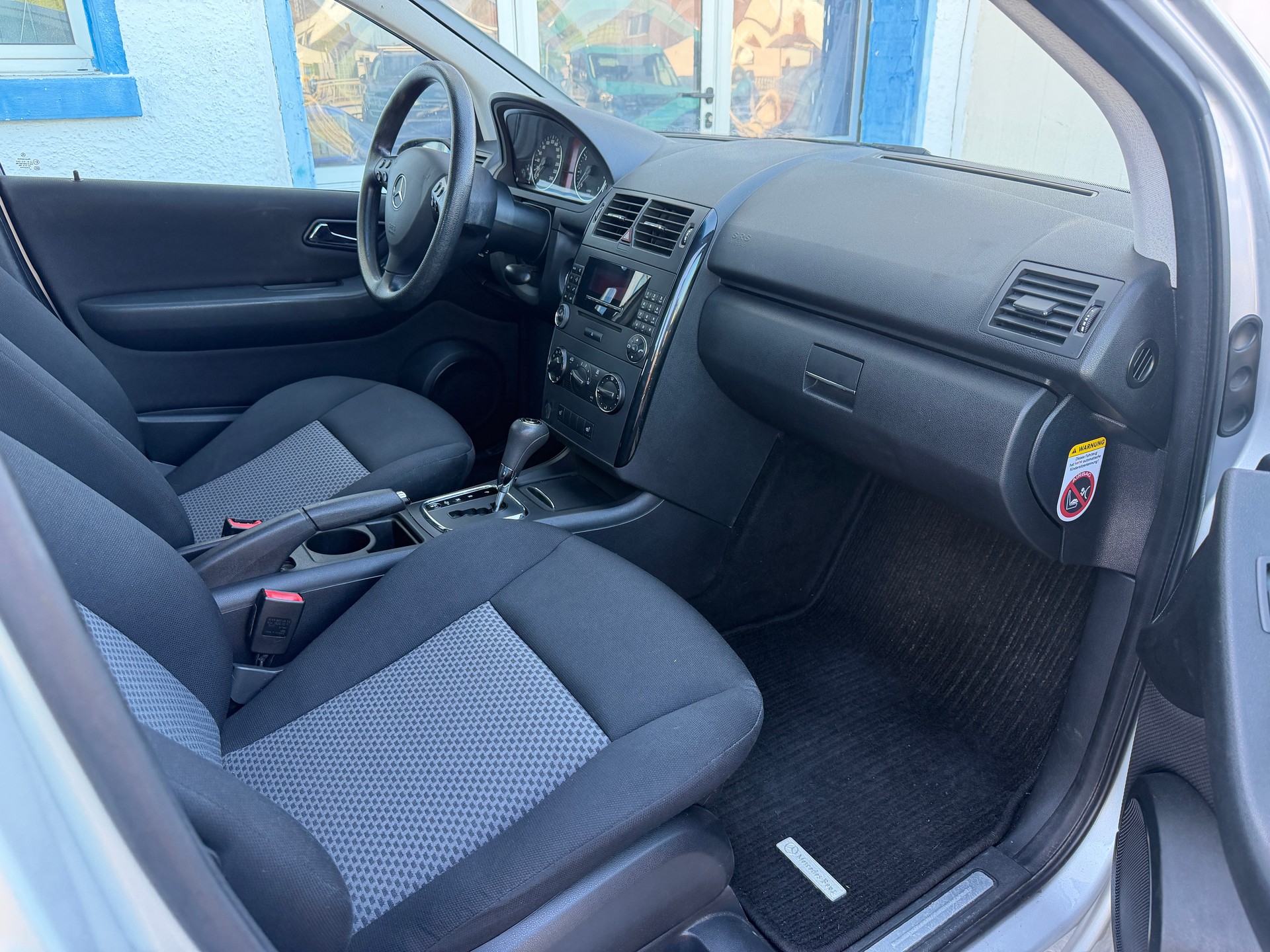 MERCEDES-BENZ A 150 Classic Edition-image-6