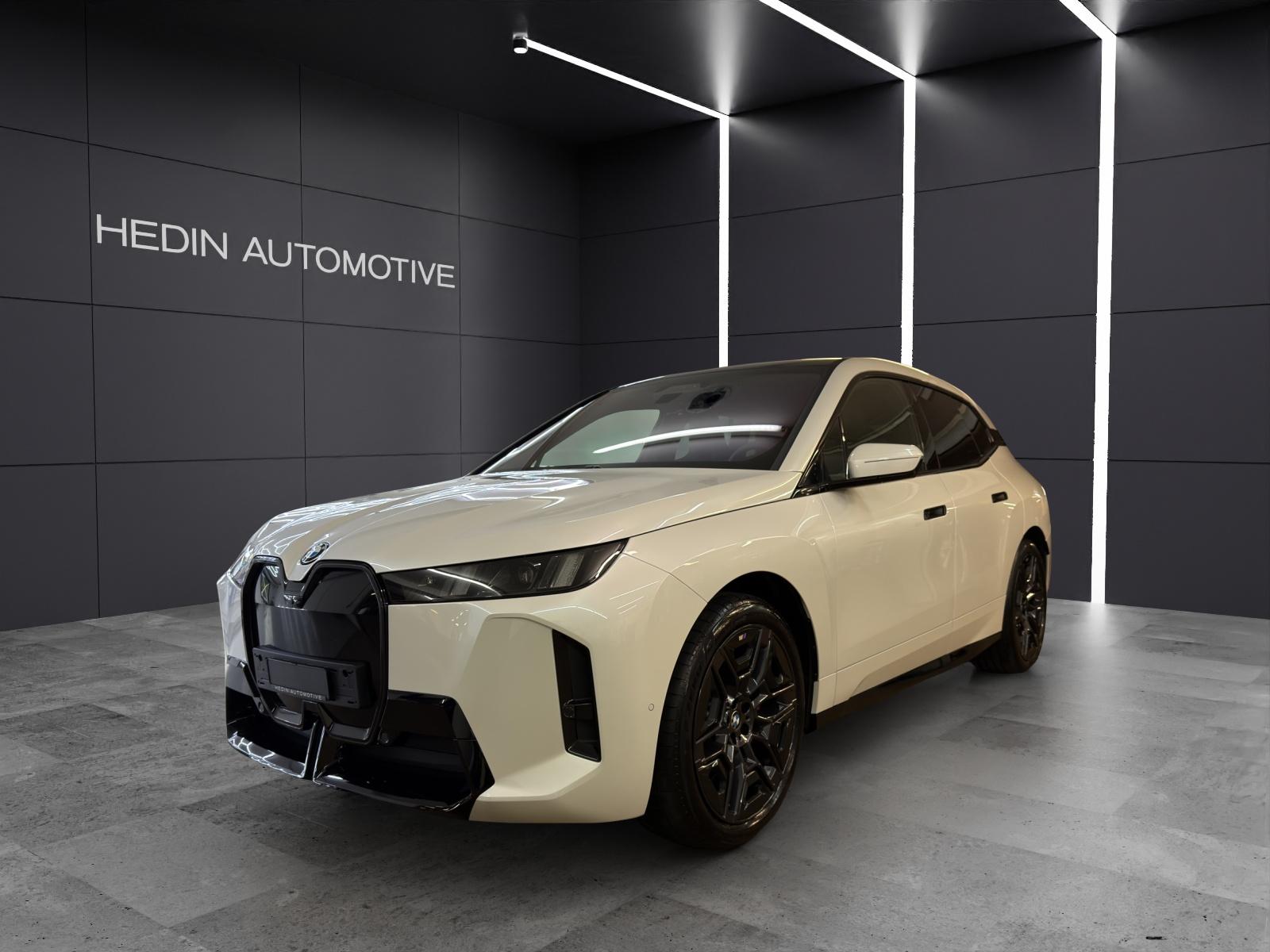 BMW iX xDrive60-image-0