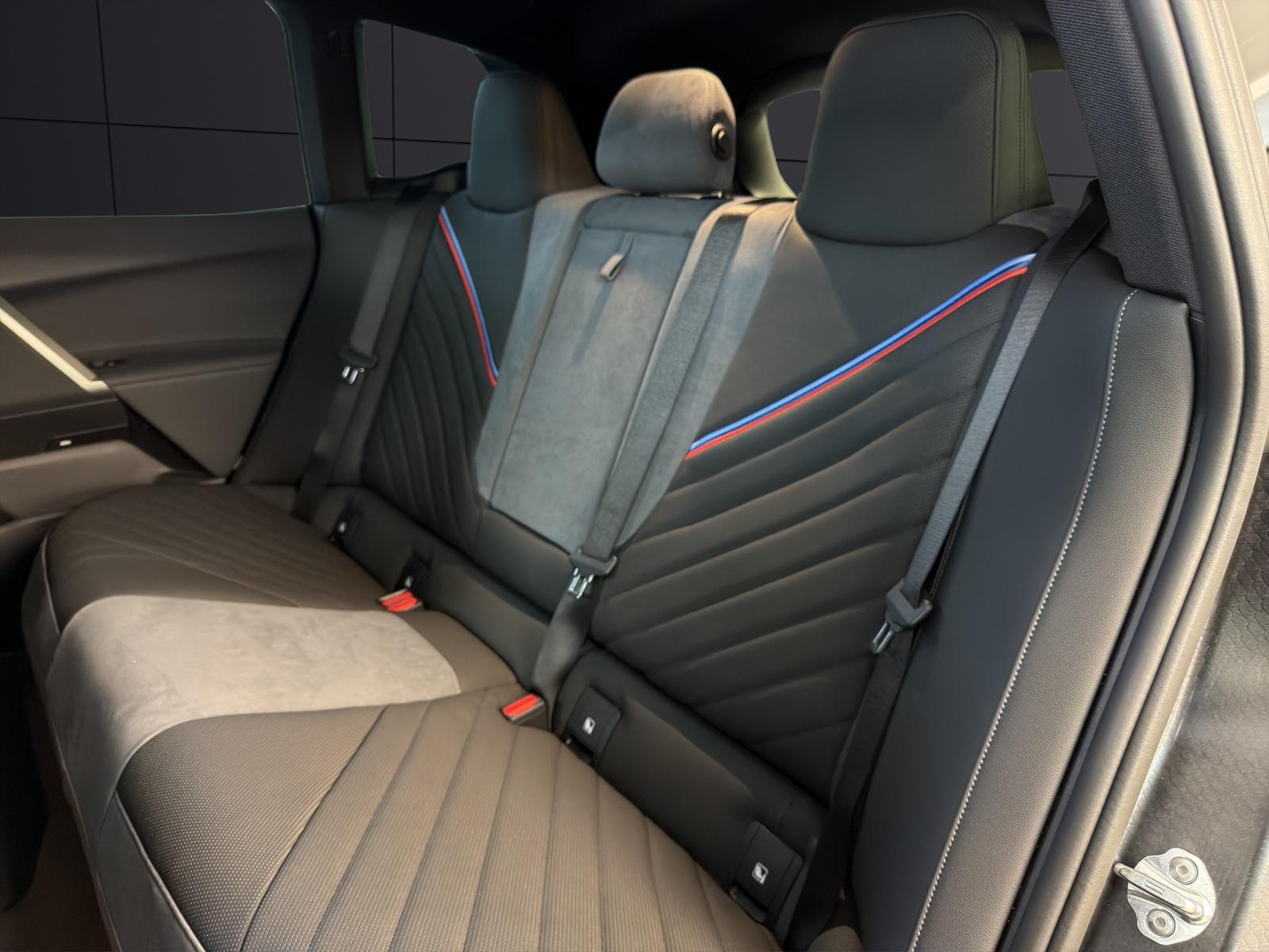 BMW iX xDrive60-image-11