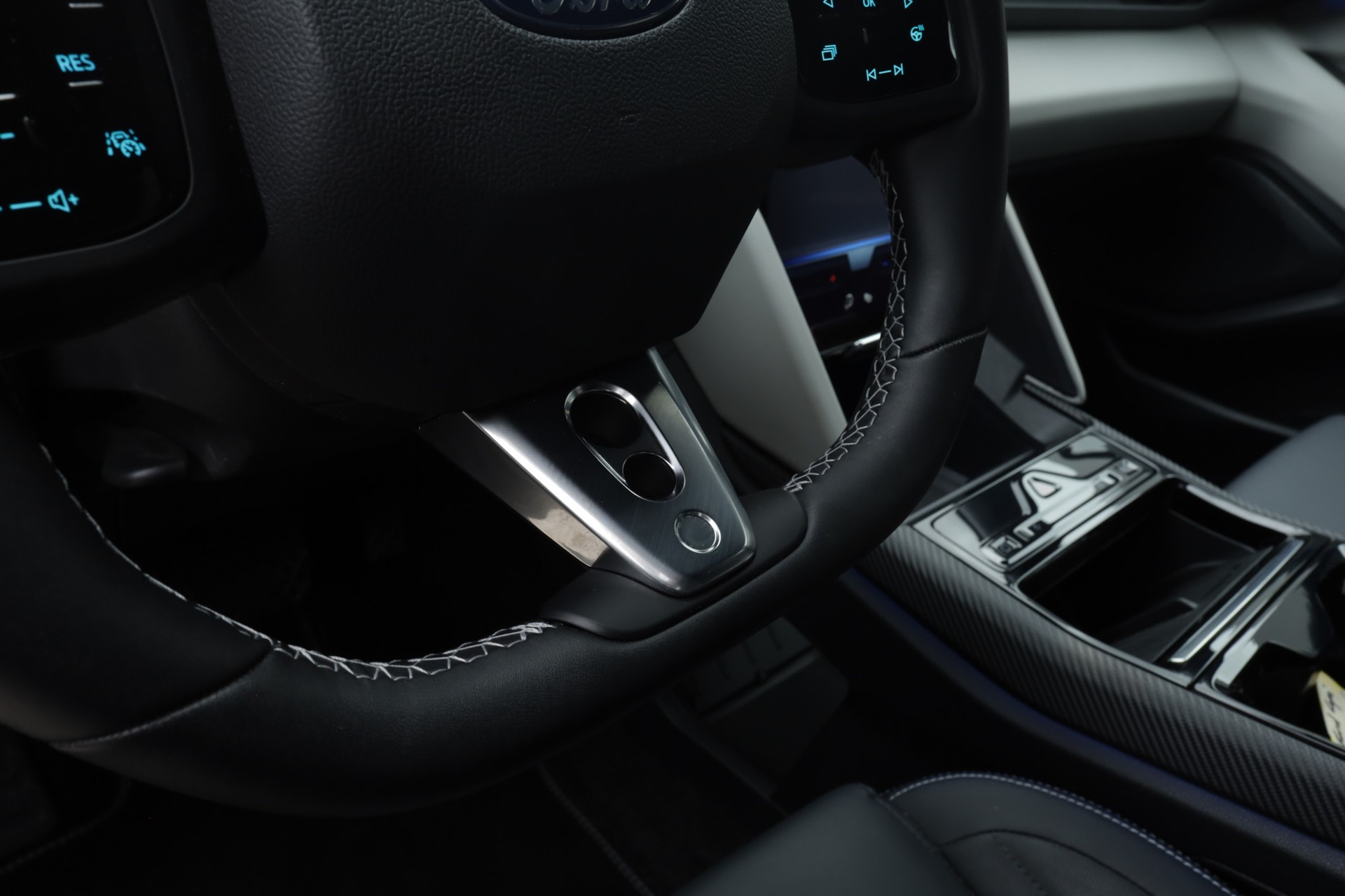 FORD Capri Elektro 77kWh Dual Extended Range Premium AWD Magnetic-image-22