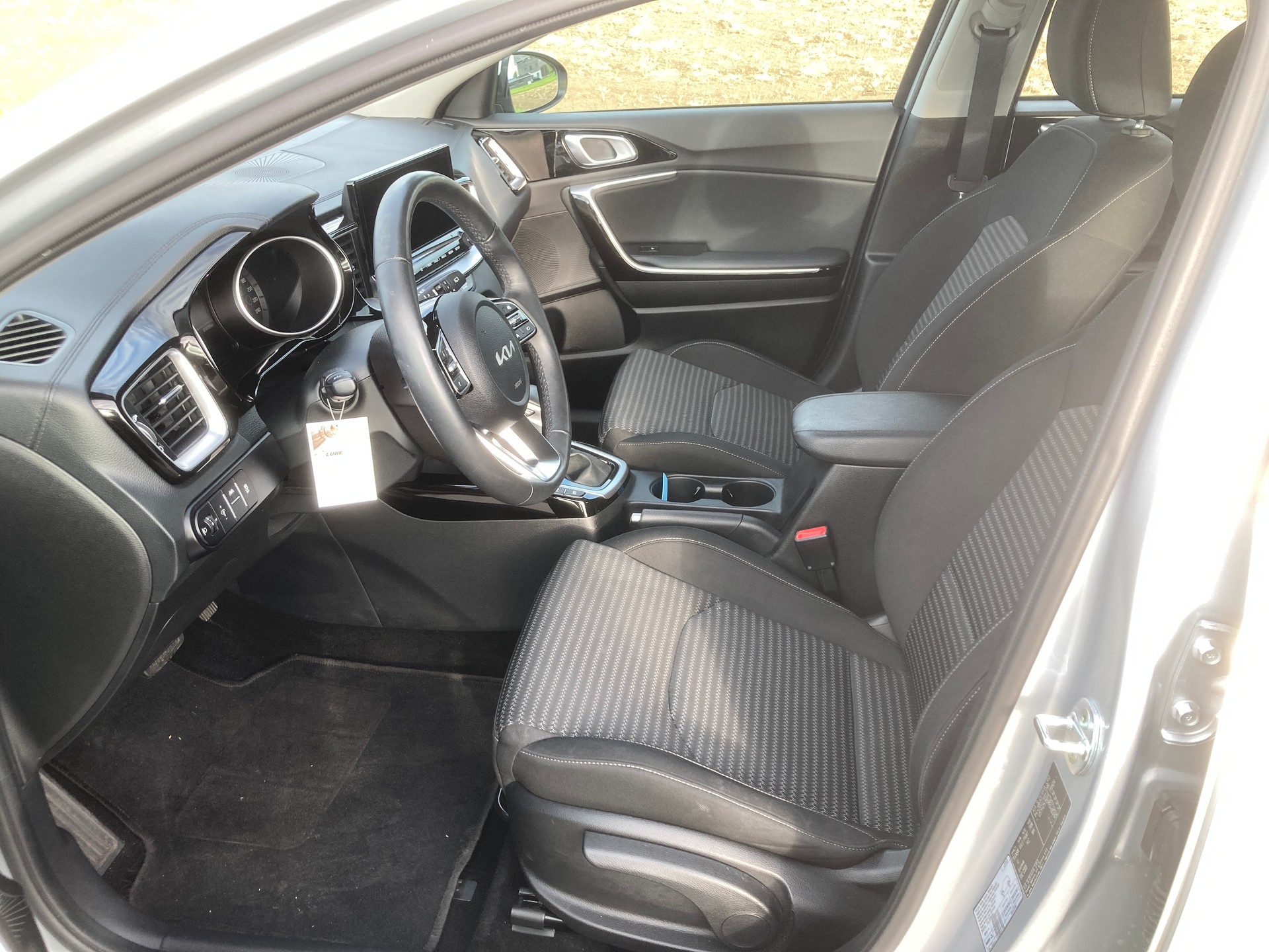 KIA Ceed 1.5 T-GDi MHEV Power DCT-image-8