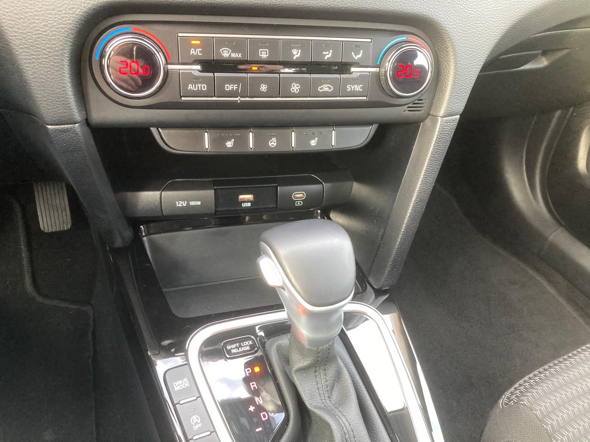 KIA Ceed 1.5 T-GDi MHEV Power DCT-image-10