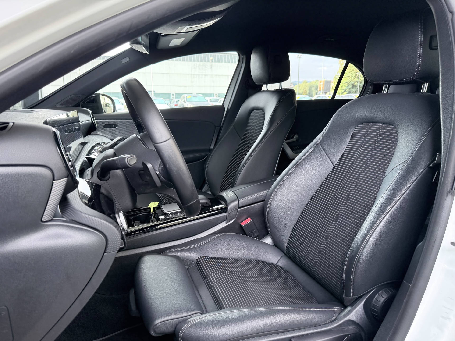 MERCEDES-BENZ A 180 Progressive-image-5