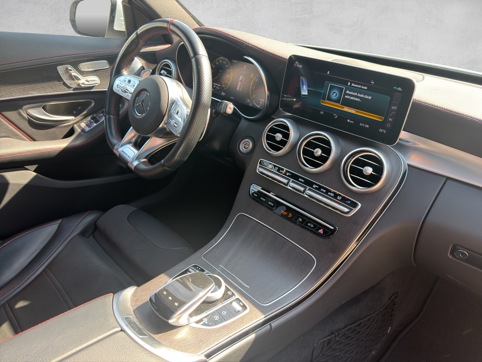 MERCEDES-BENZ C 43 AMG 4Matic 9G-Tronic-image-9