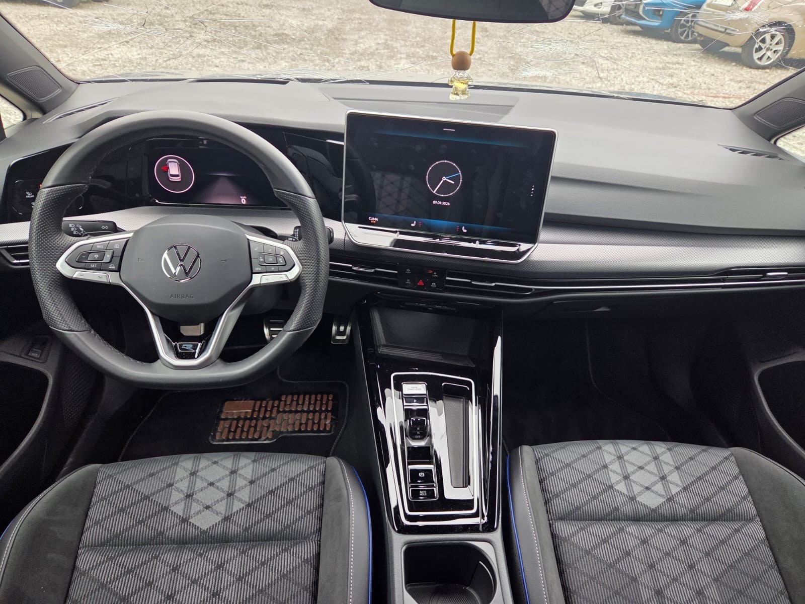 VW Golf Variant 1.5 eTSI mHEV R-Line DSG-image-10